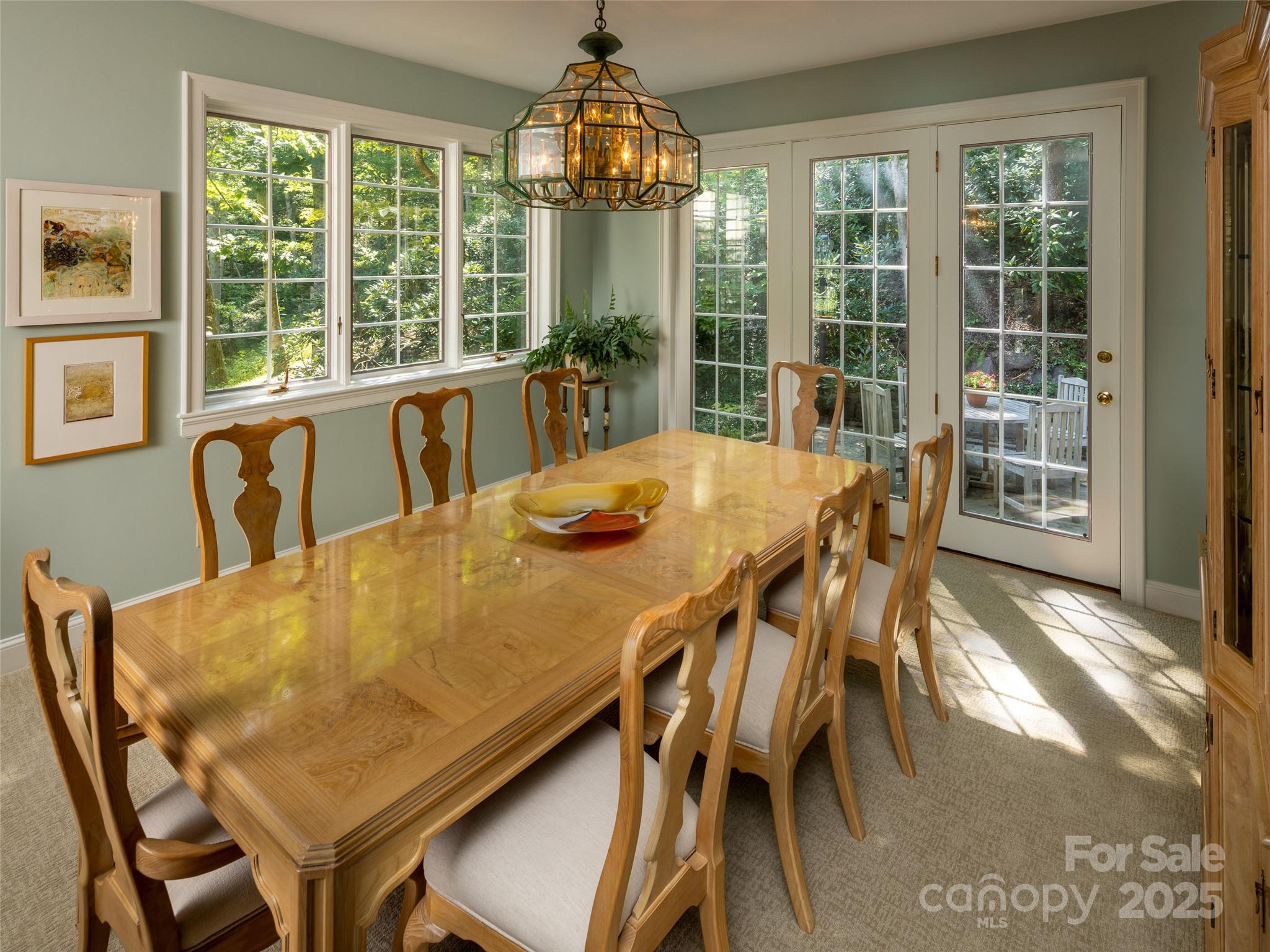 52 Robinhood Road — Asheville