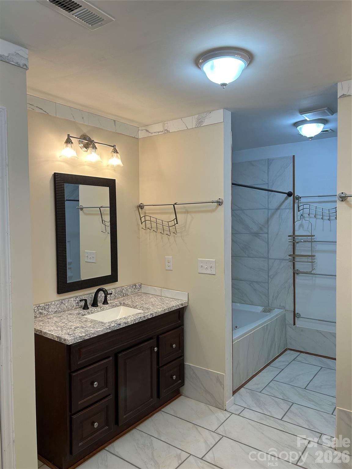 4054 belle meade Circle — Belmont