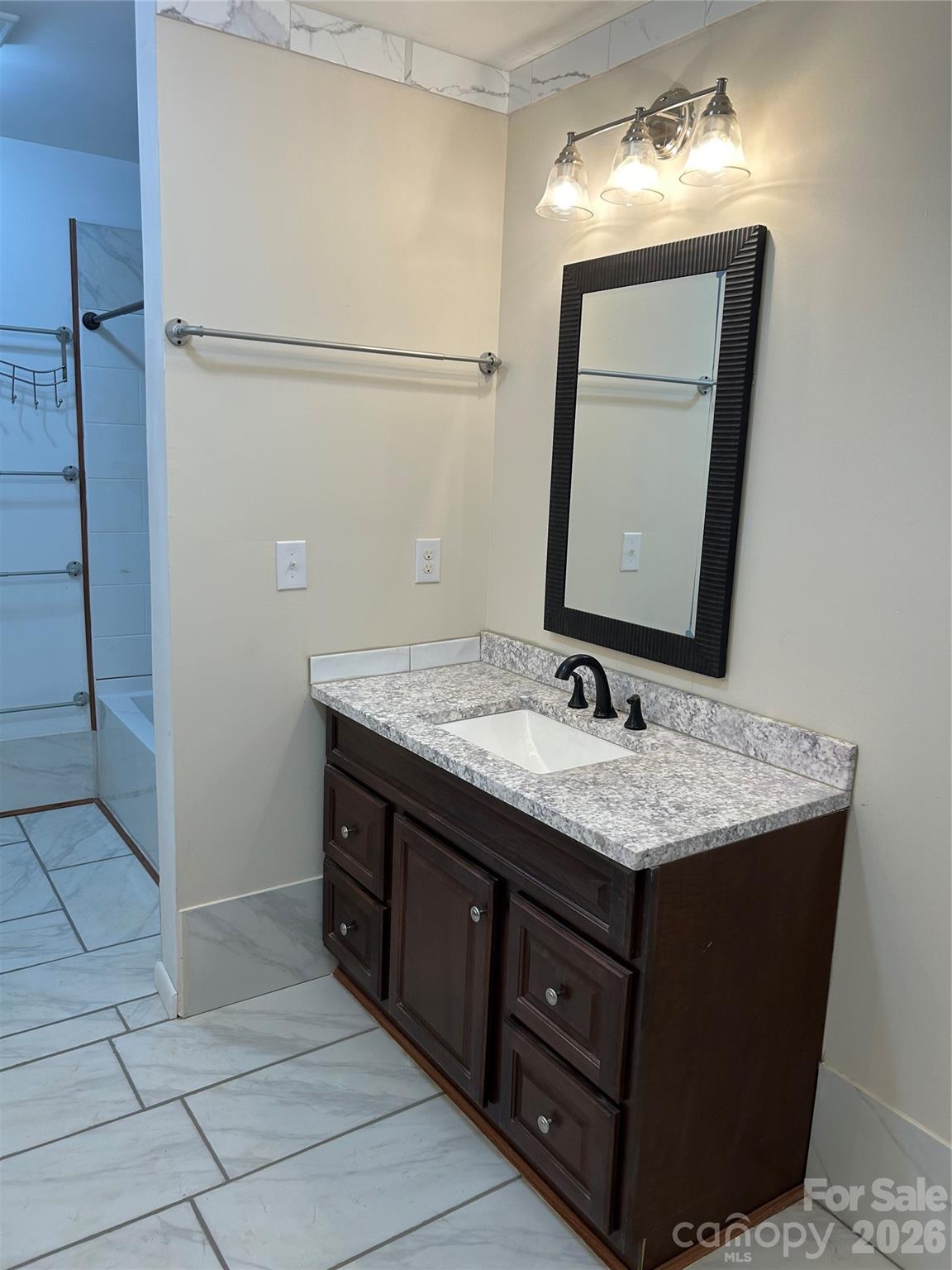4054 belle meade Circle — Belmont