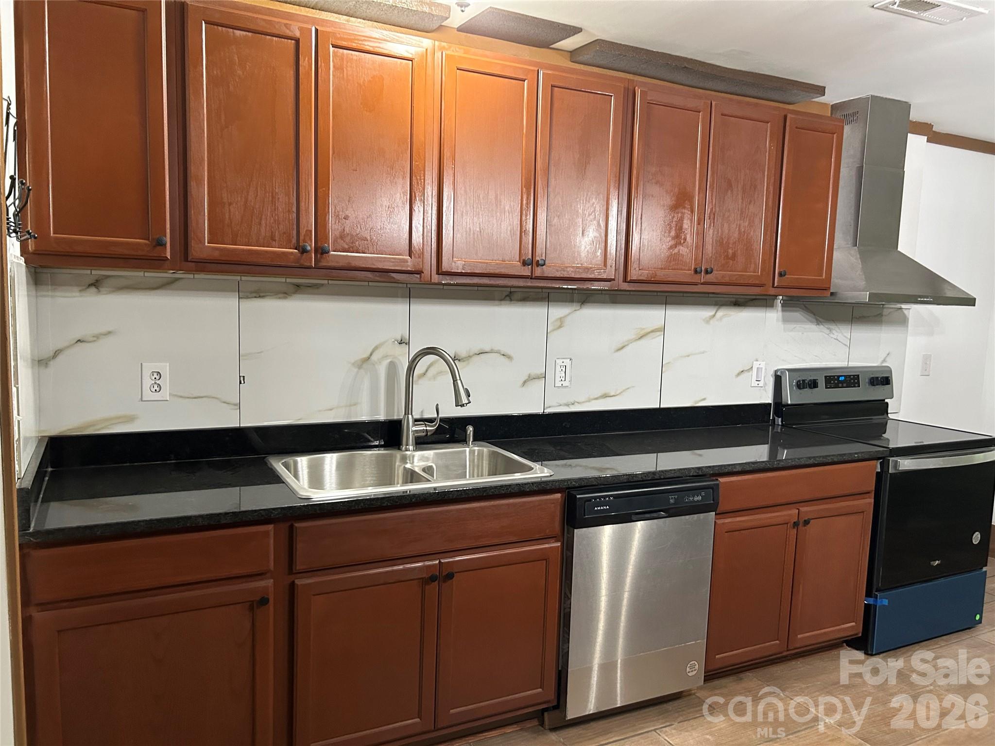 4054 belle meade Circle — Belmont