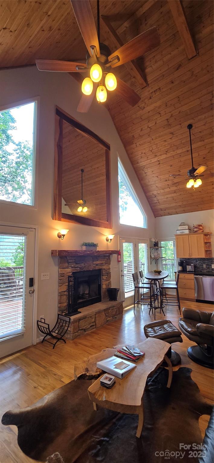 607 Rocky Top Trail — Barnardsville