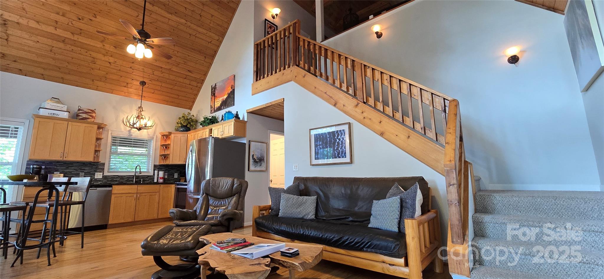 607 Rocky Top Trail — Barnardsville