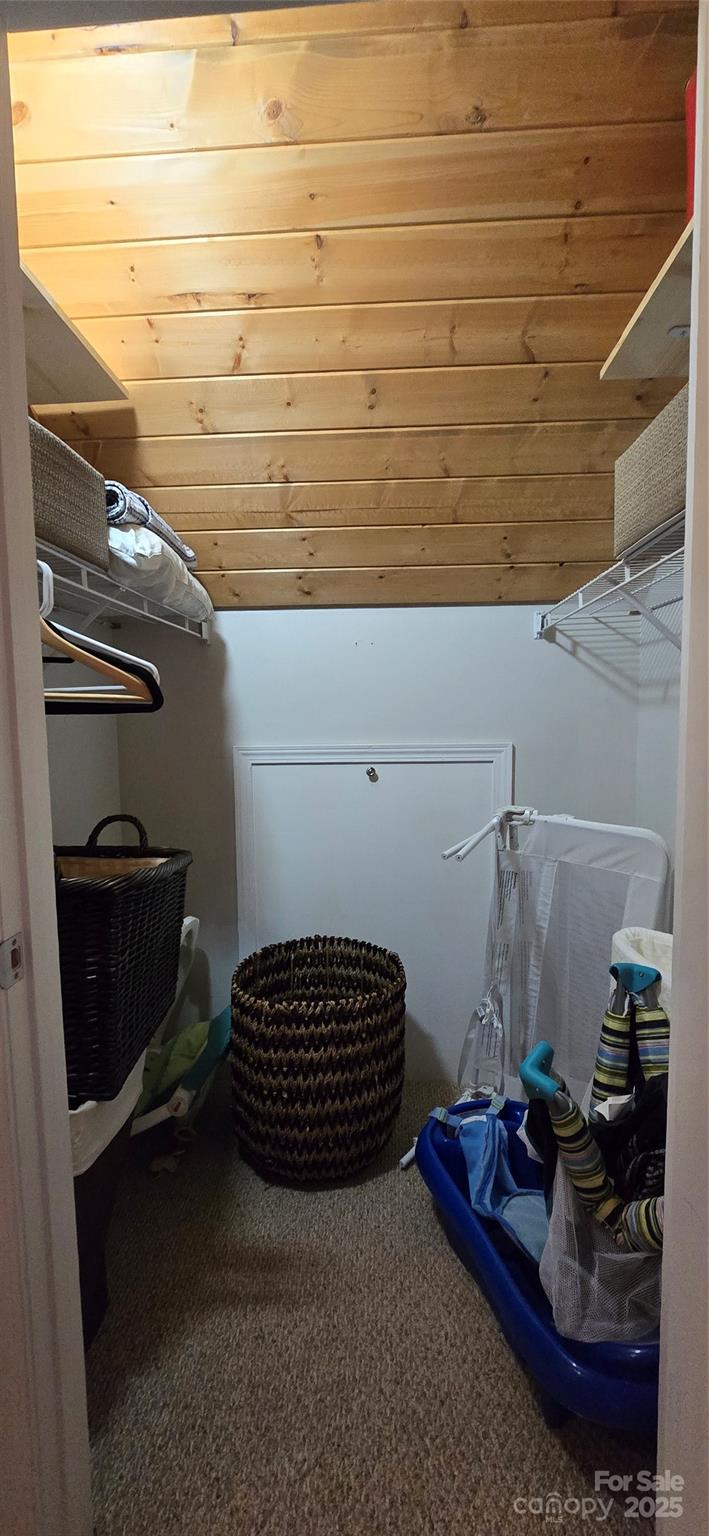 607 Rocky Top Trail — Barnardsville