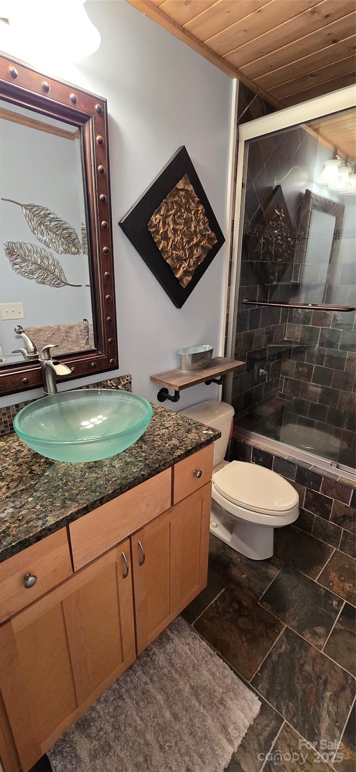 607 Rocky Top Trail — Barnardsville