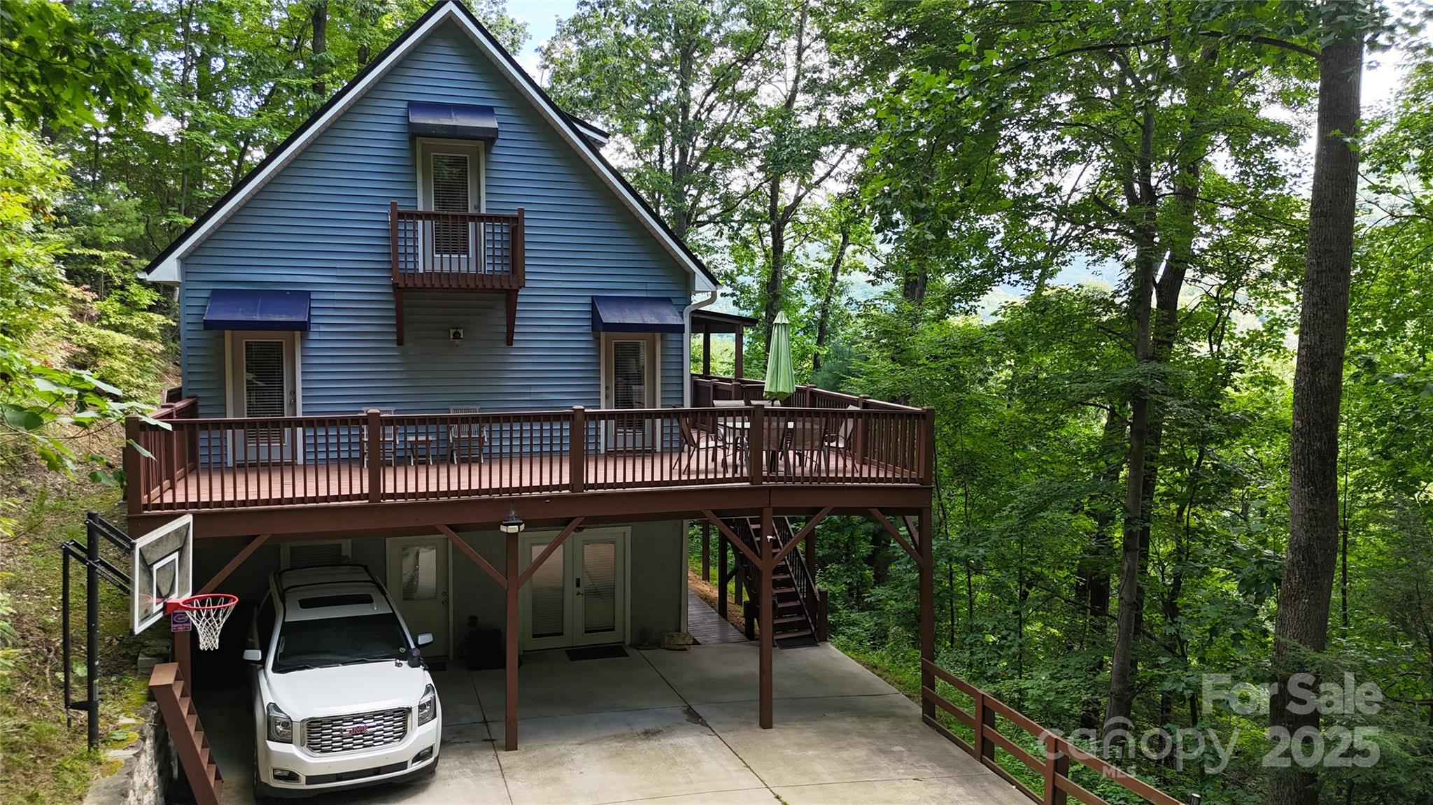607 Rocky Top Trail — Barnardsville