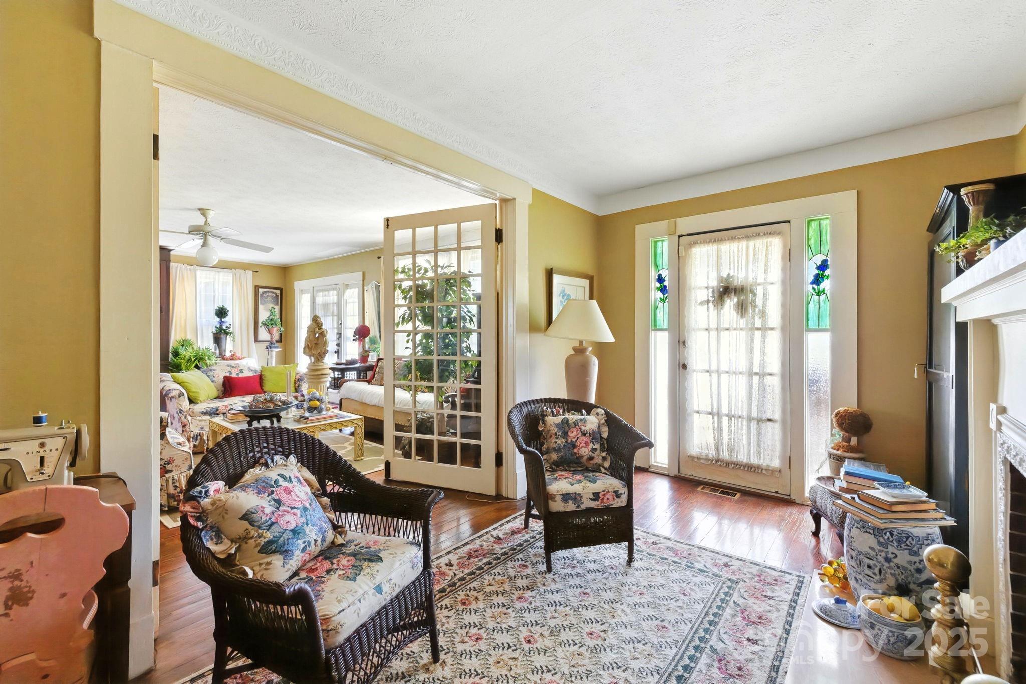 317 Courtland Boulevard — Hendersonville