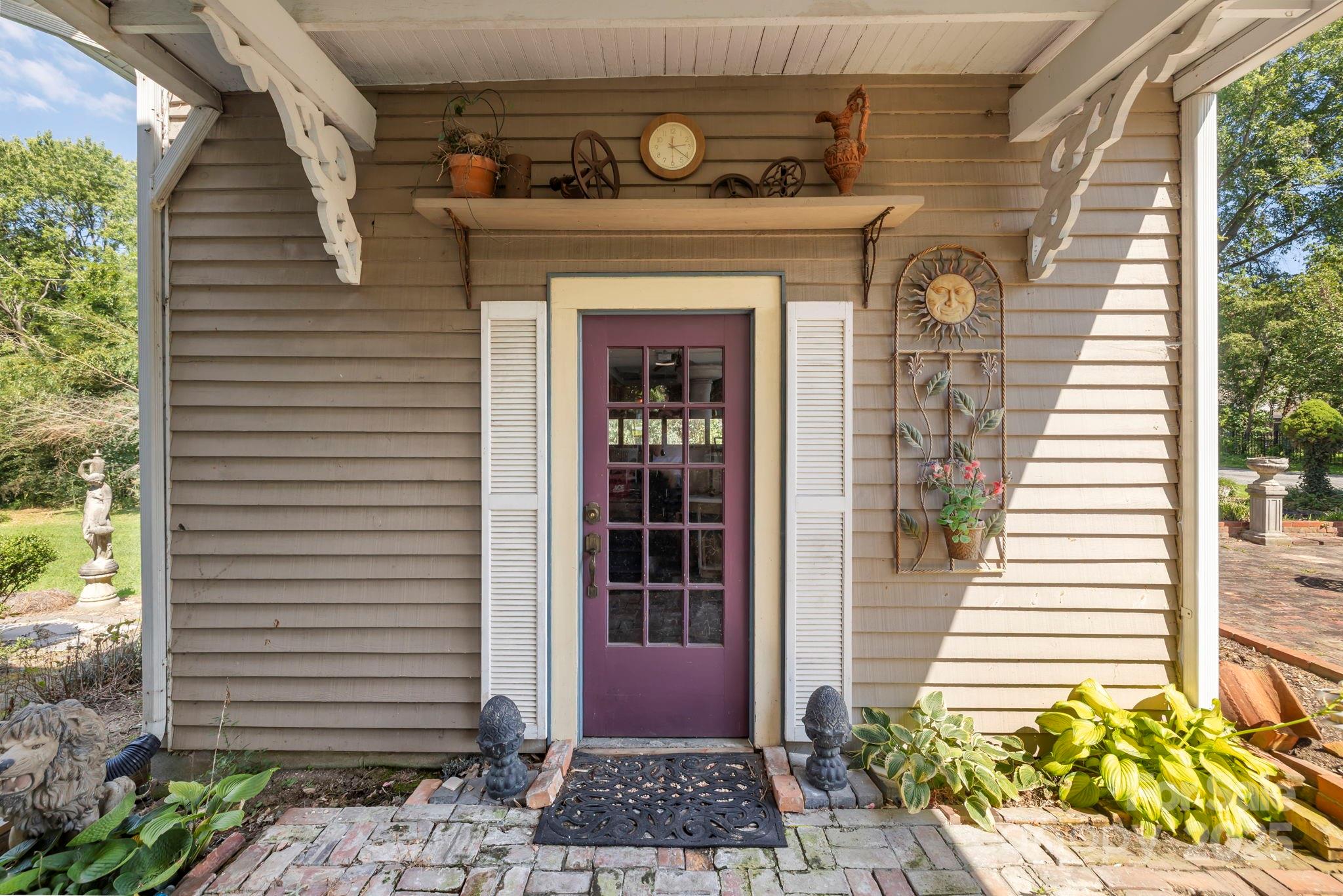 317 Courtland Boulevard — Hendersonville