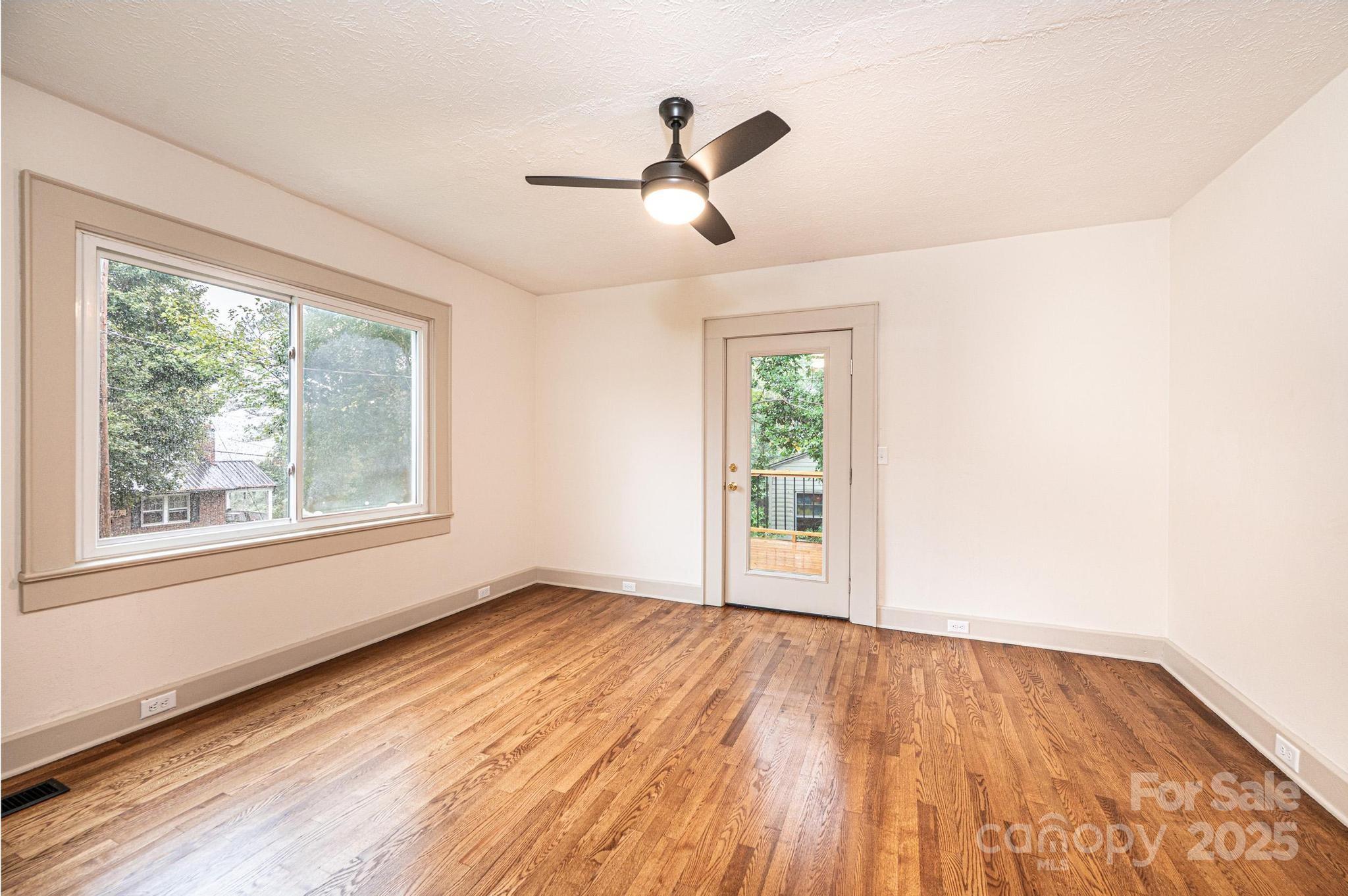 526 Kentwood Street SW — Lenoir