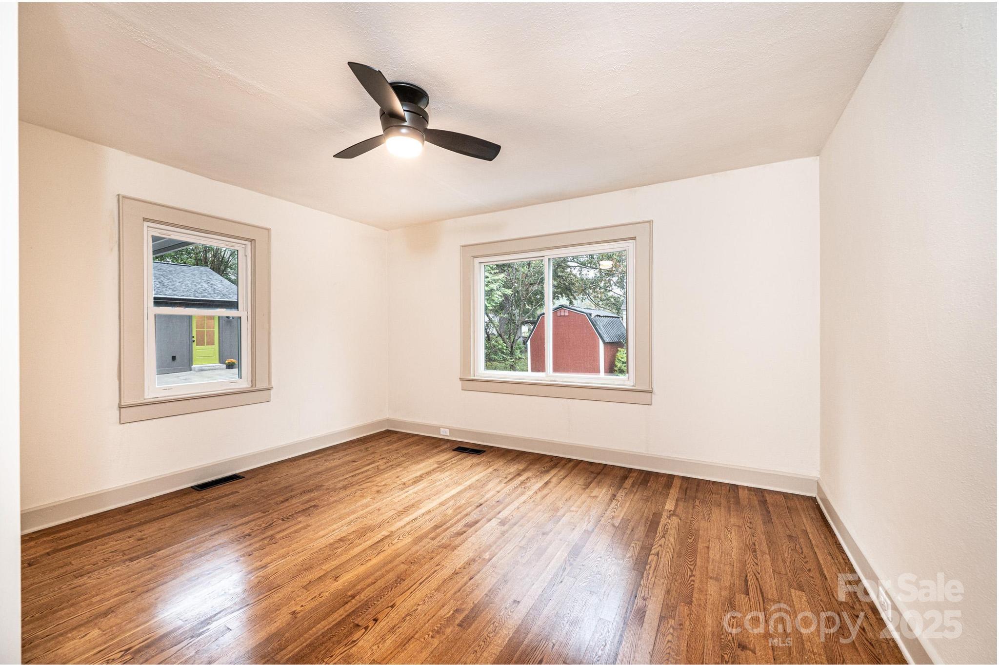 526 Kentwood Street SW — Lenoir