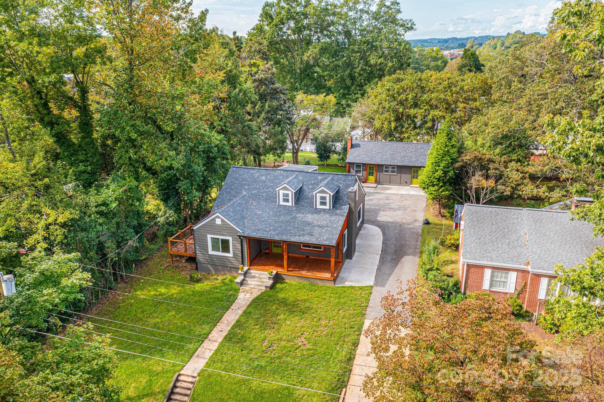526 Kentwood Street SW — Lenoir