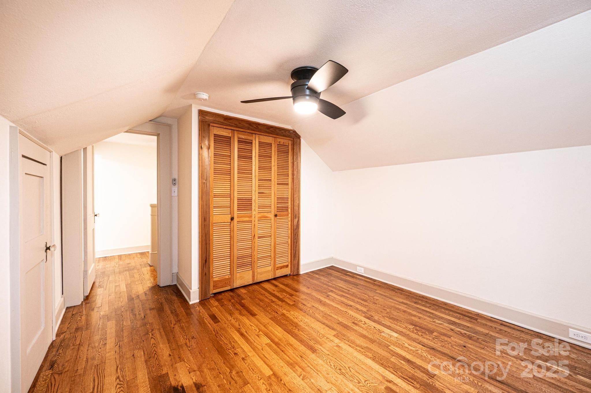 526 Kentwood Street SW — Lenoir
