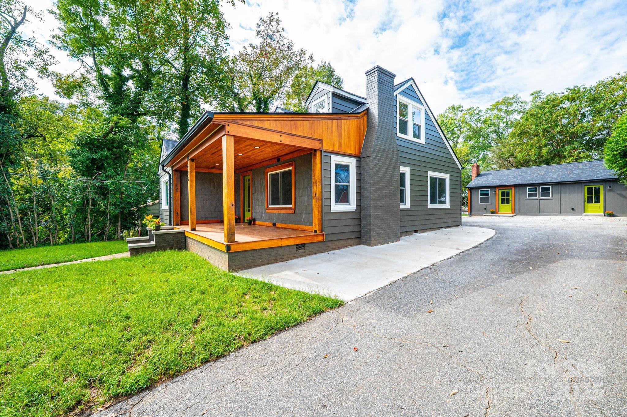 526 Kentwood Street SW — Lenoir