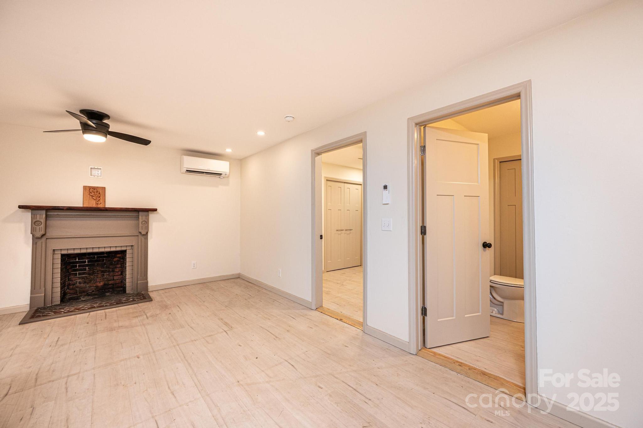 526 Kentwood Street SW — Lenoir