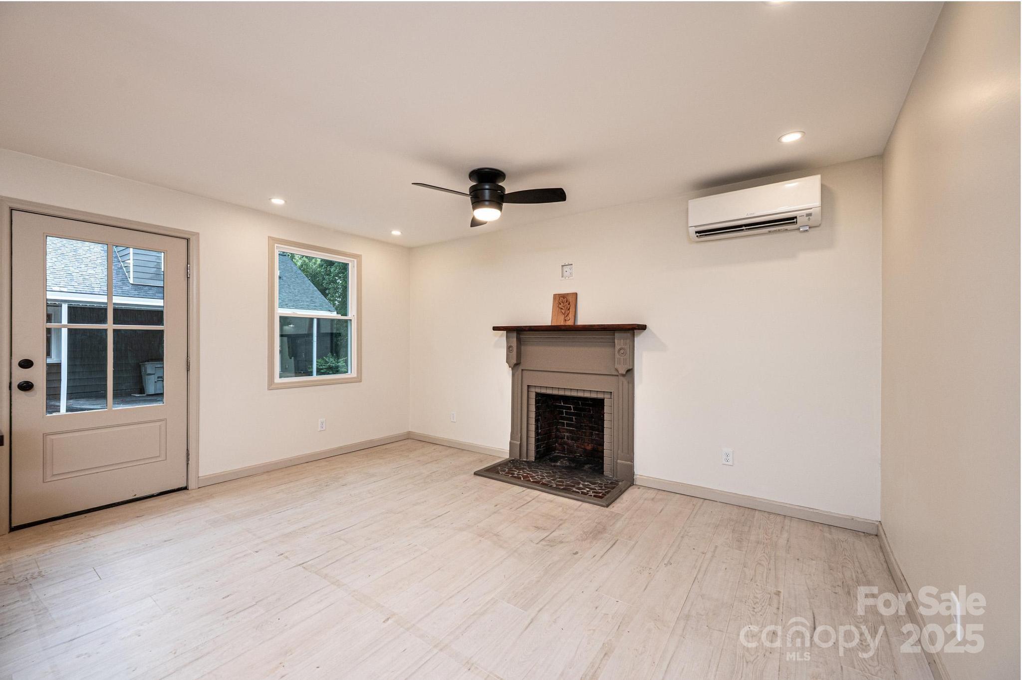 526 Kentwood Street SW — Lenoir