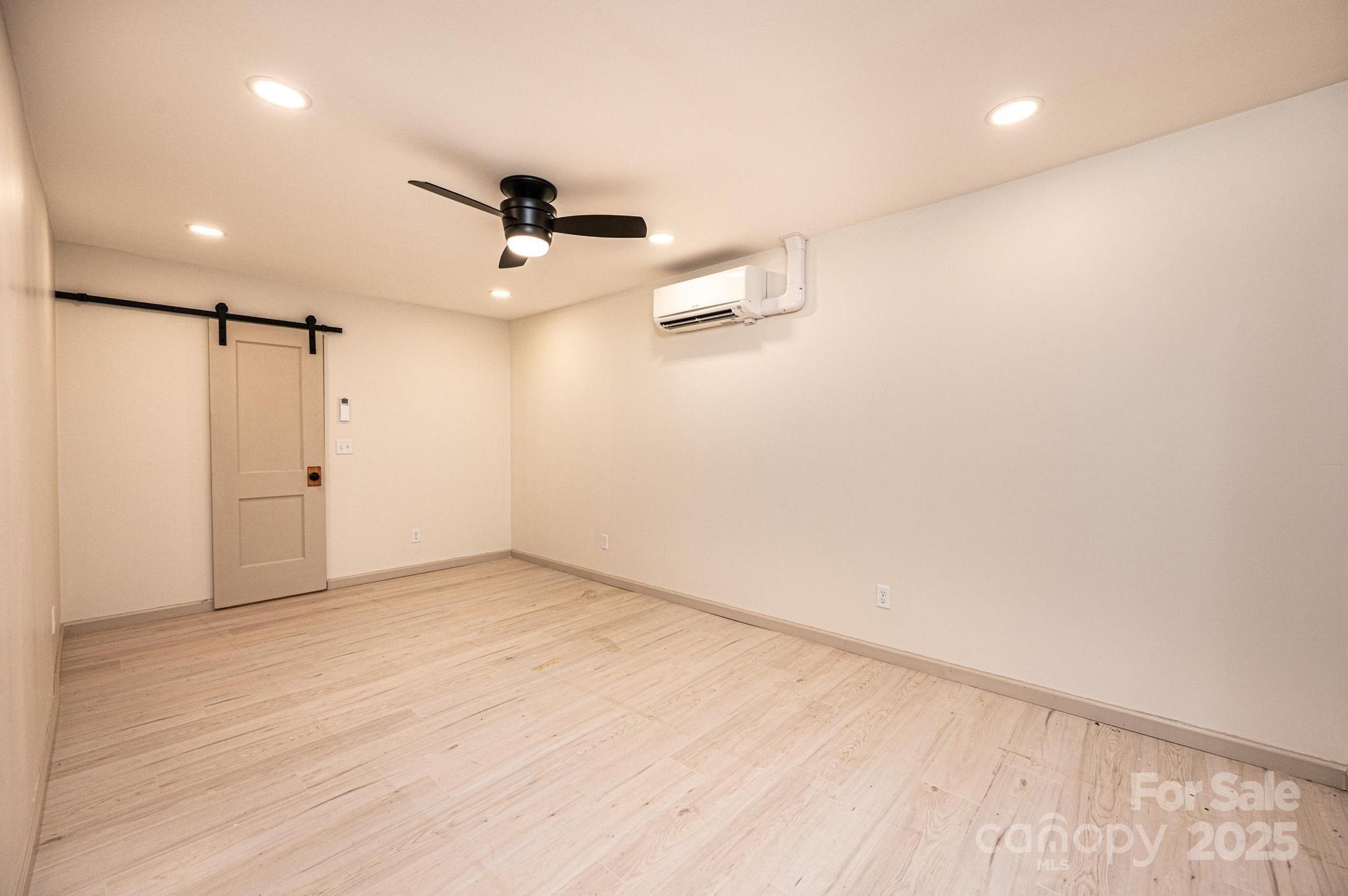 526 Kentwood Street SW — Lenoir