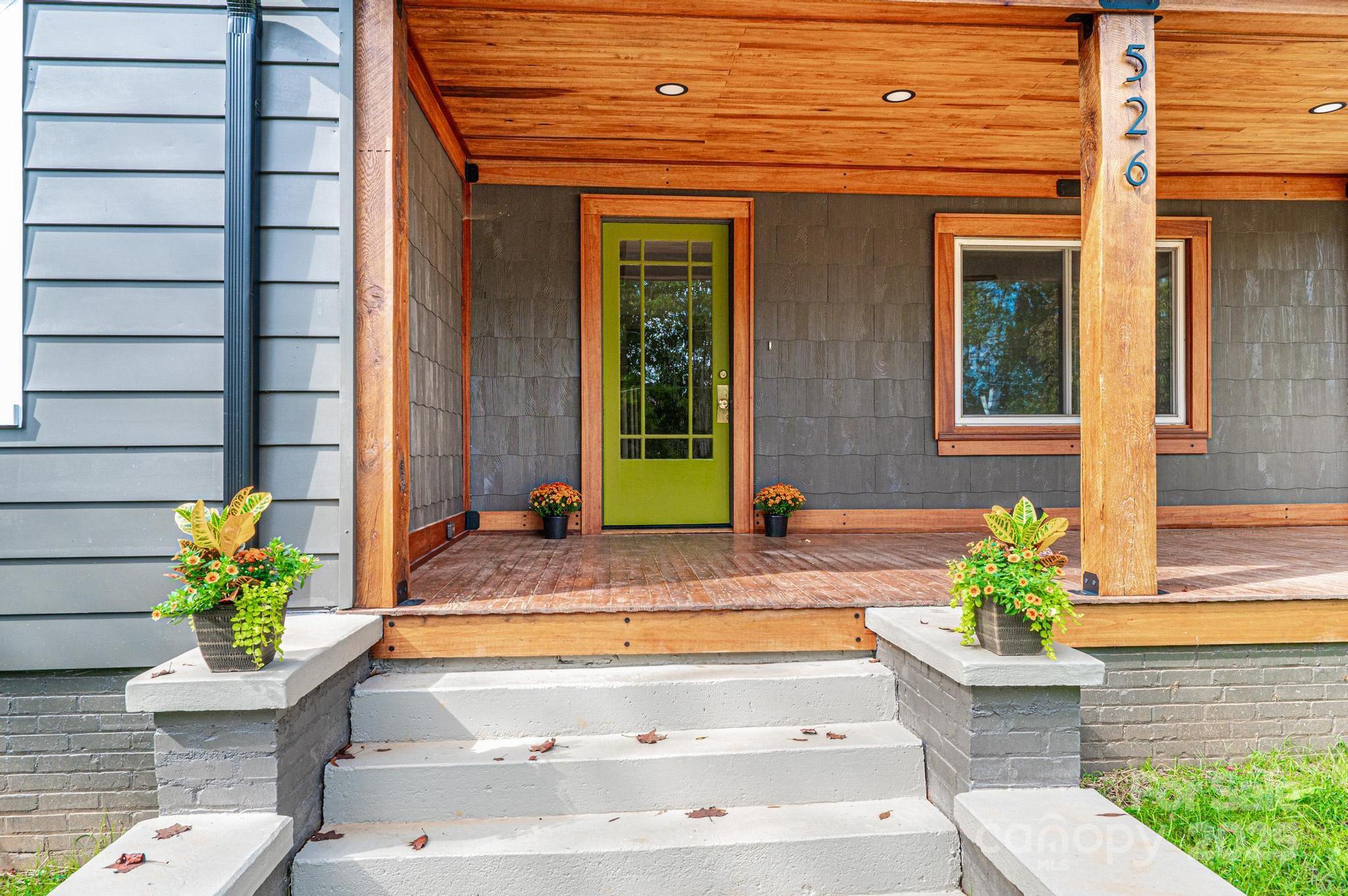 526 Kentwood Street SW — Lenoir