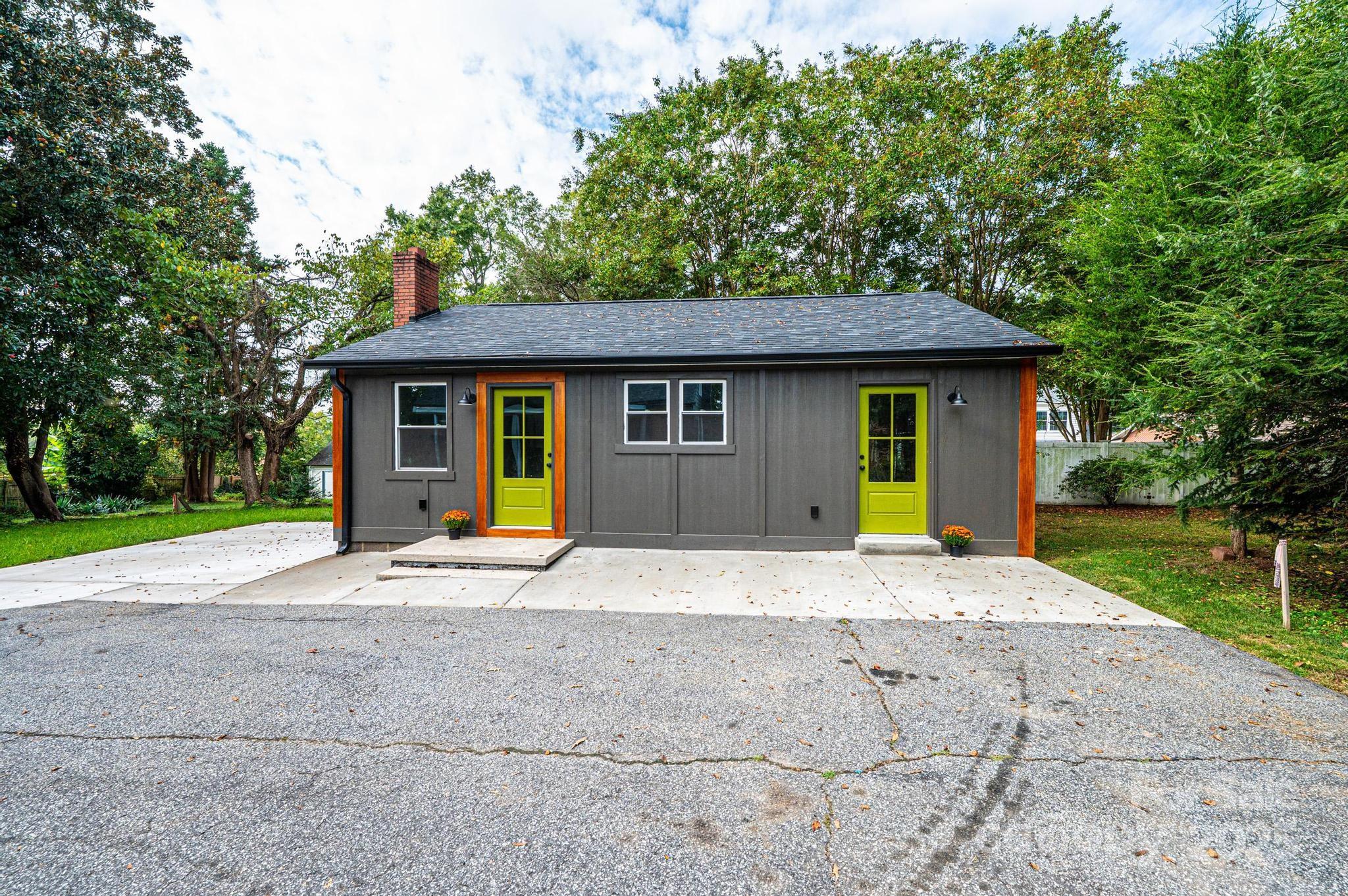 526 Kentwood Street SW — Lenoir