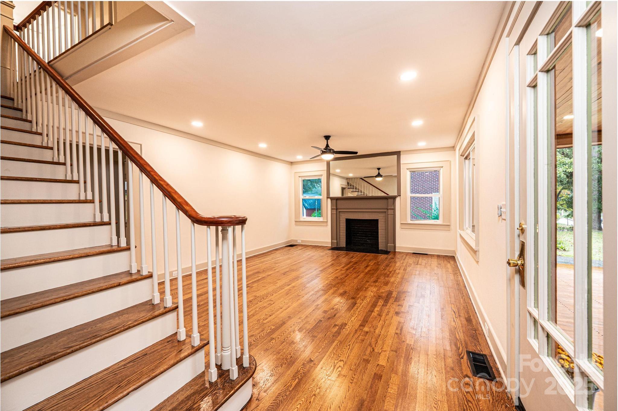 526 Kentwood Street SW — Lenoir