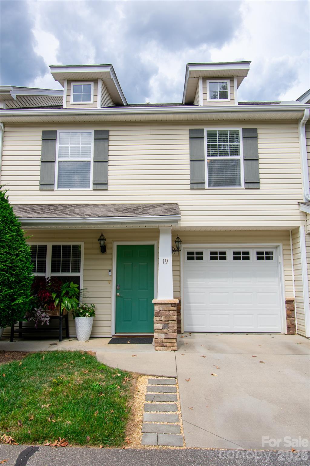 19 Singleton Lane — Fletcher