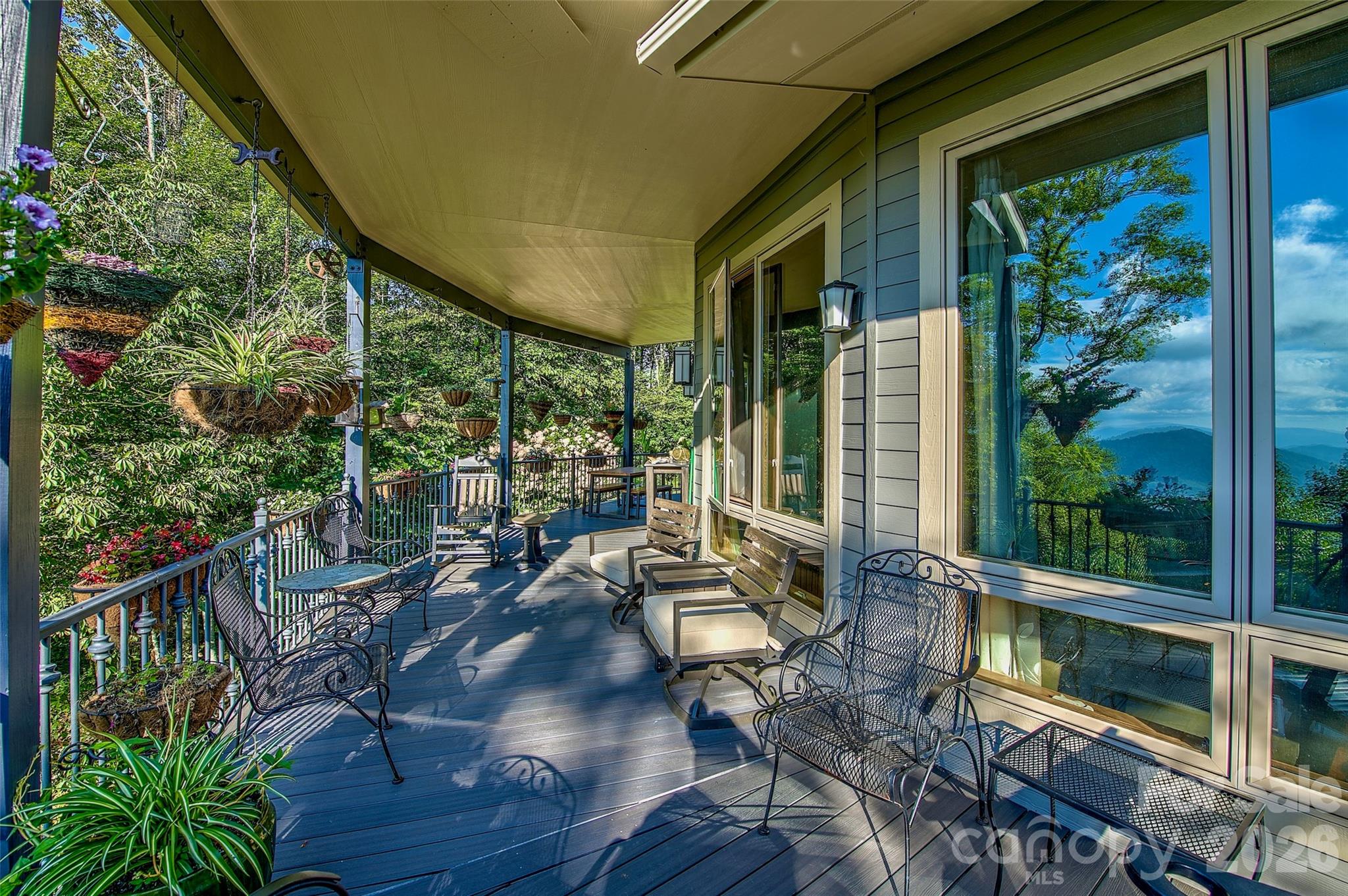1024 Arrowhead Ridge Road — Spruce Pine