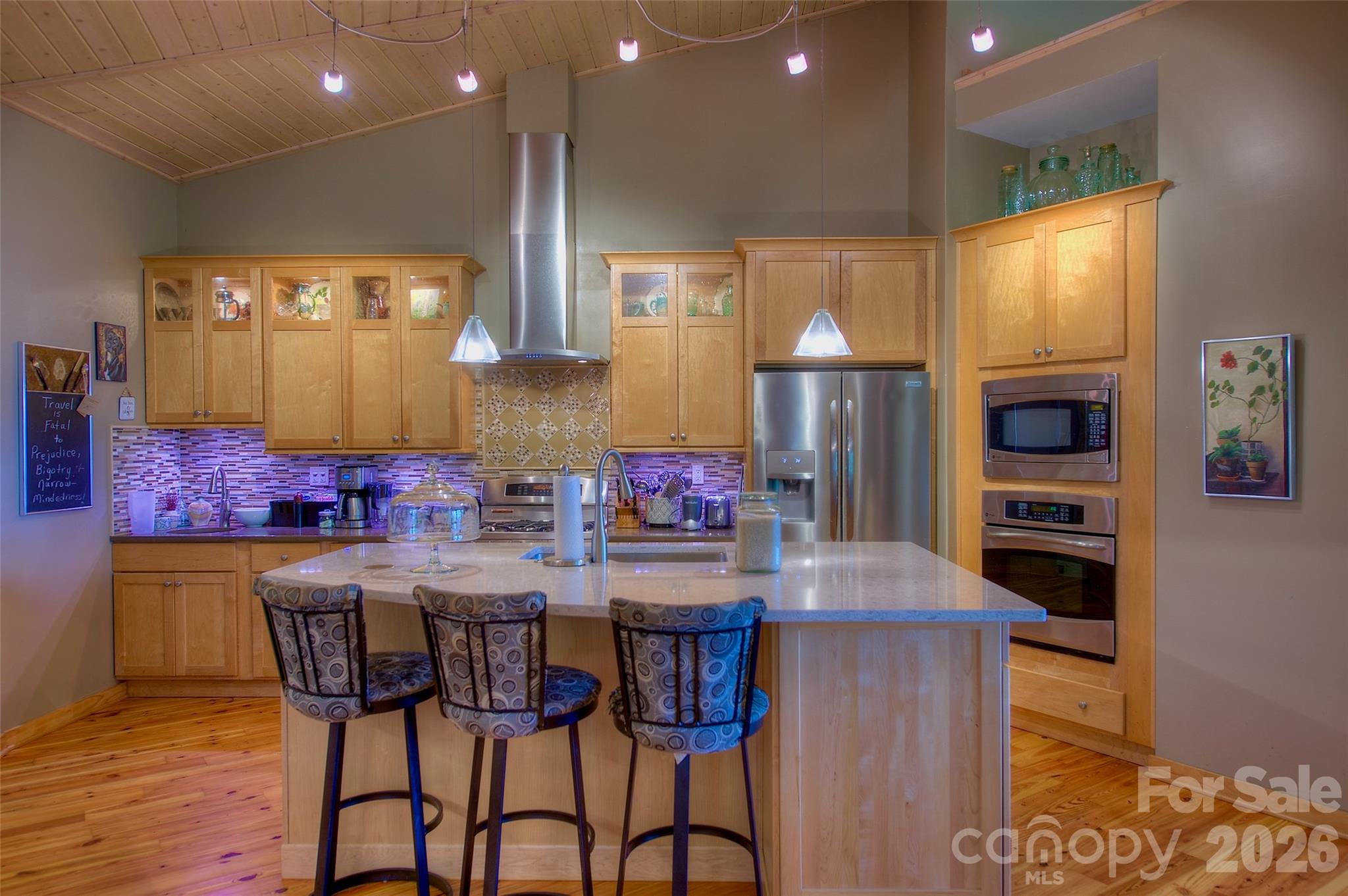 1024 Arrowhead Ridge Road — Spruce Pine