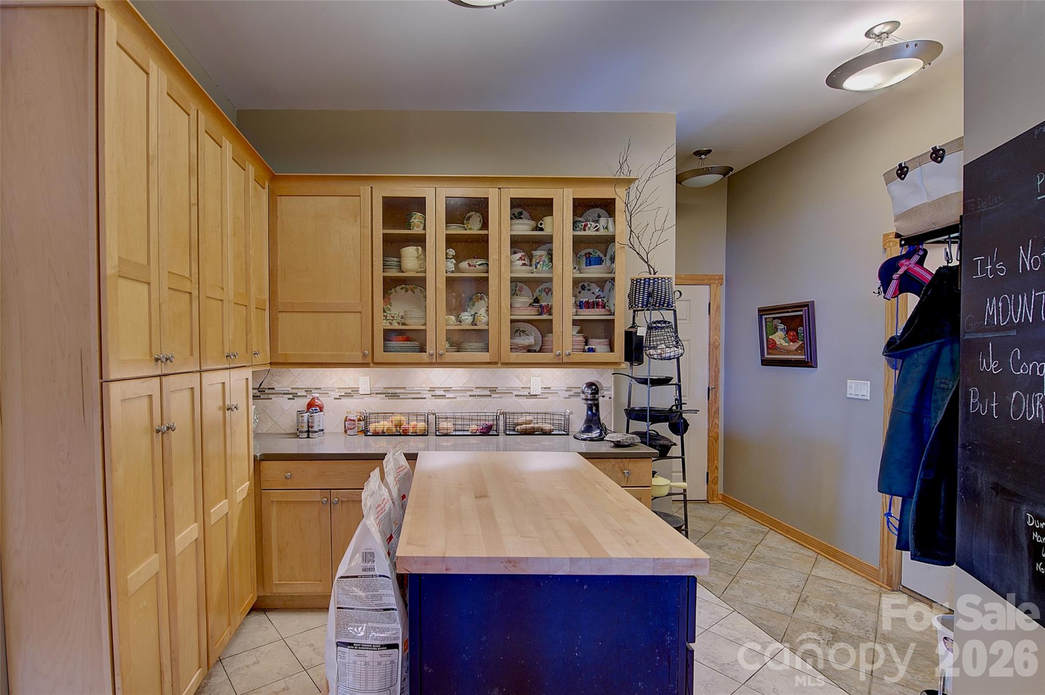 1024 Arrowhead Ridge Road — Spruce Pine