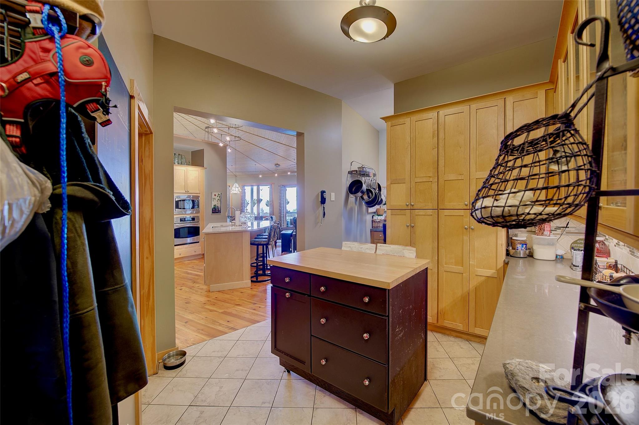 1024 Arrowhead Ridge Road — Spruce Pine