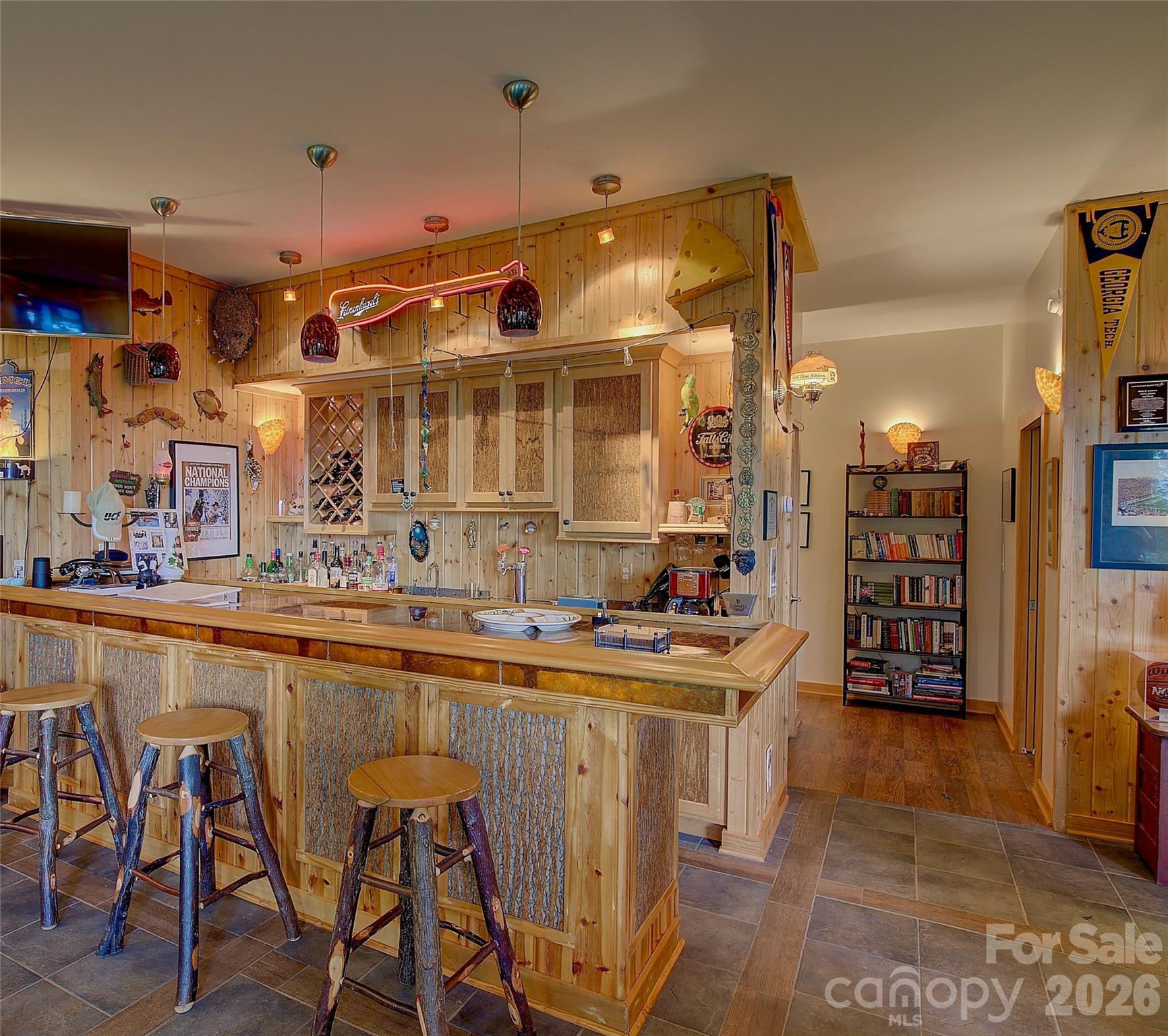 1024 Arrowhead Ridge Road — Spruce Pine