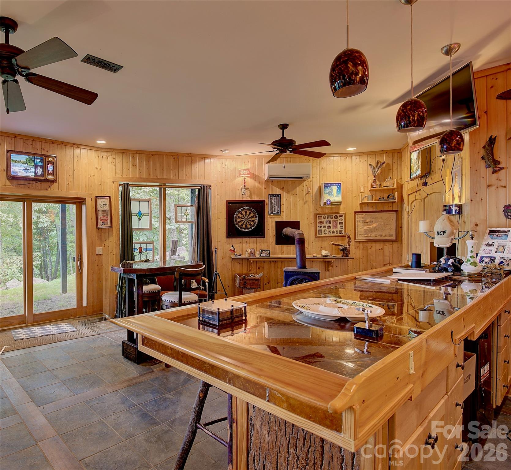 1024 Arrowhead Ridge Road — Spruce Pine