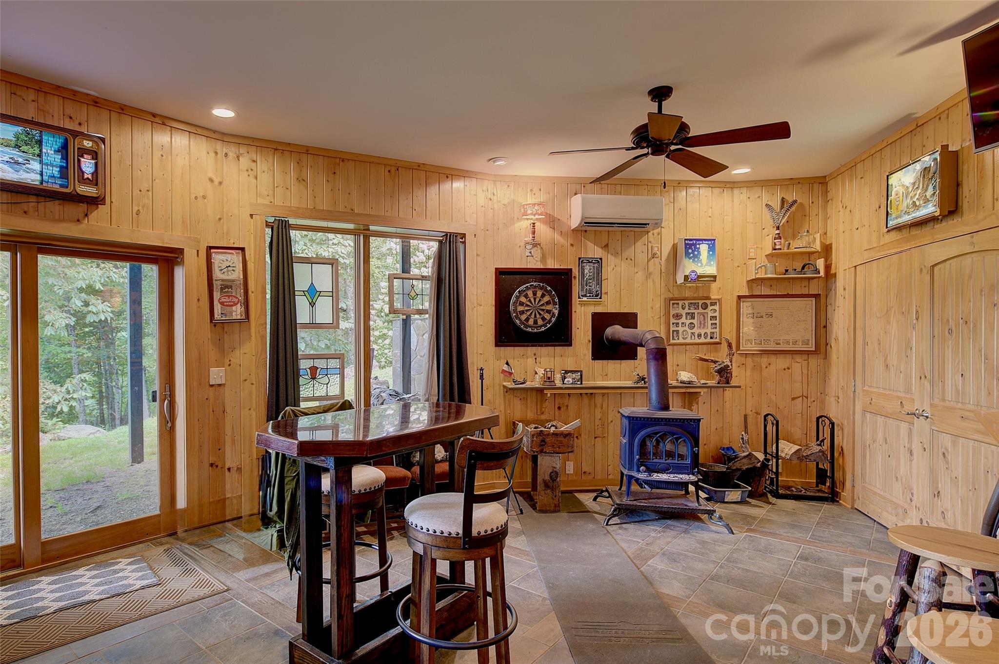 1024 Arrowhead Ridge Road — Spruce Pine