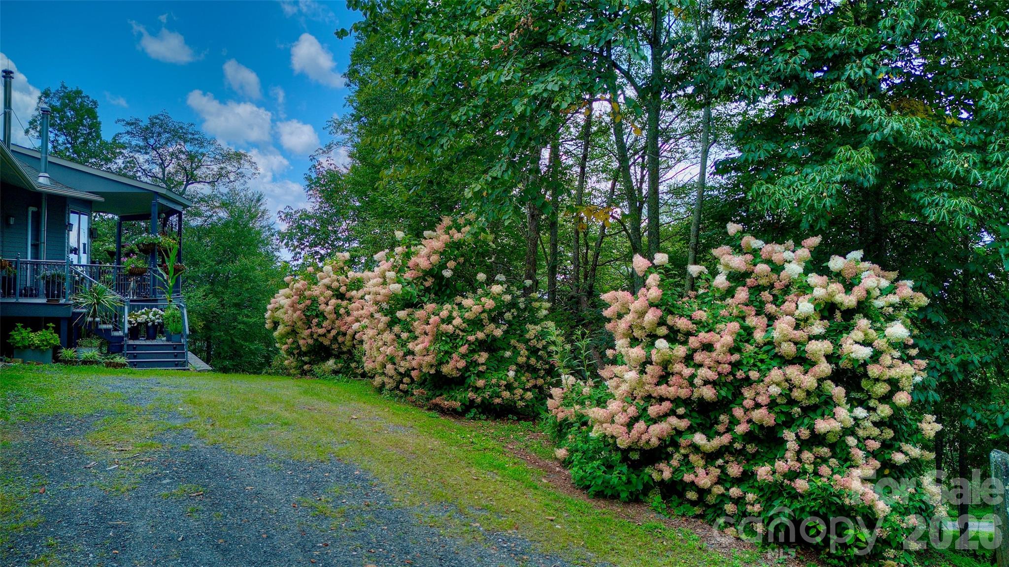 1024 Arrowhead Ridge Road — Spruce Pine