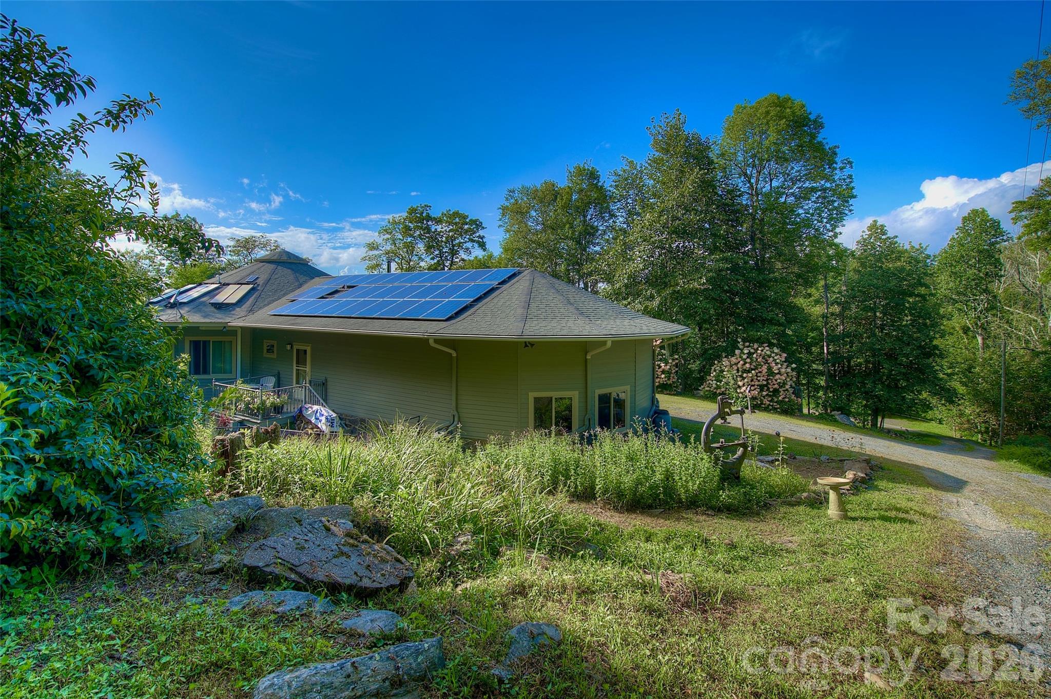 1024 Arrowhead Ridge Road — Spruce Pine