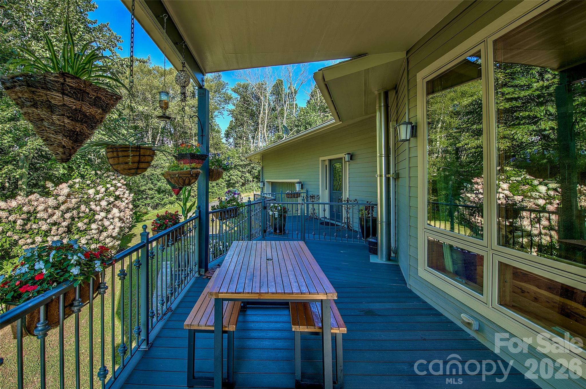 1024 Arrowhead Ridge Road — Spruce Pine