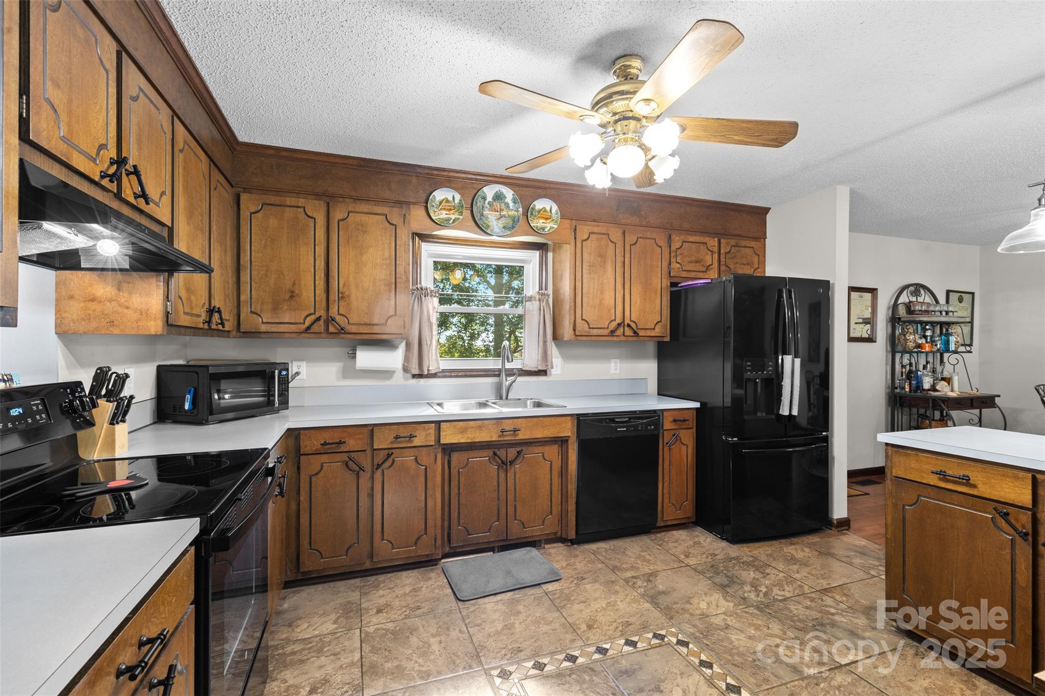 4920 Surfwood Drive — Sherrills Ford