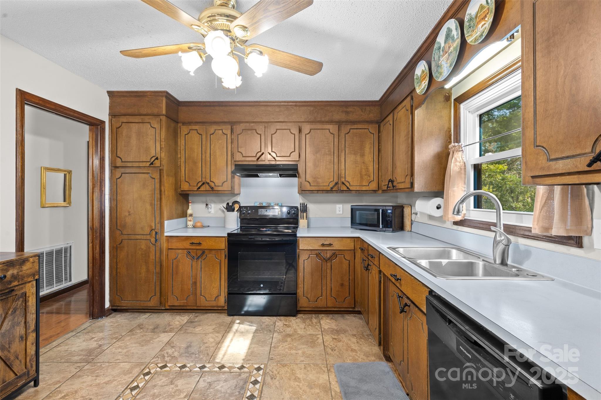 4920 Surfwood Drive — Sherrills Ford