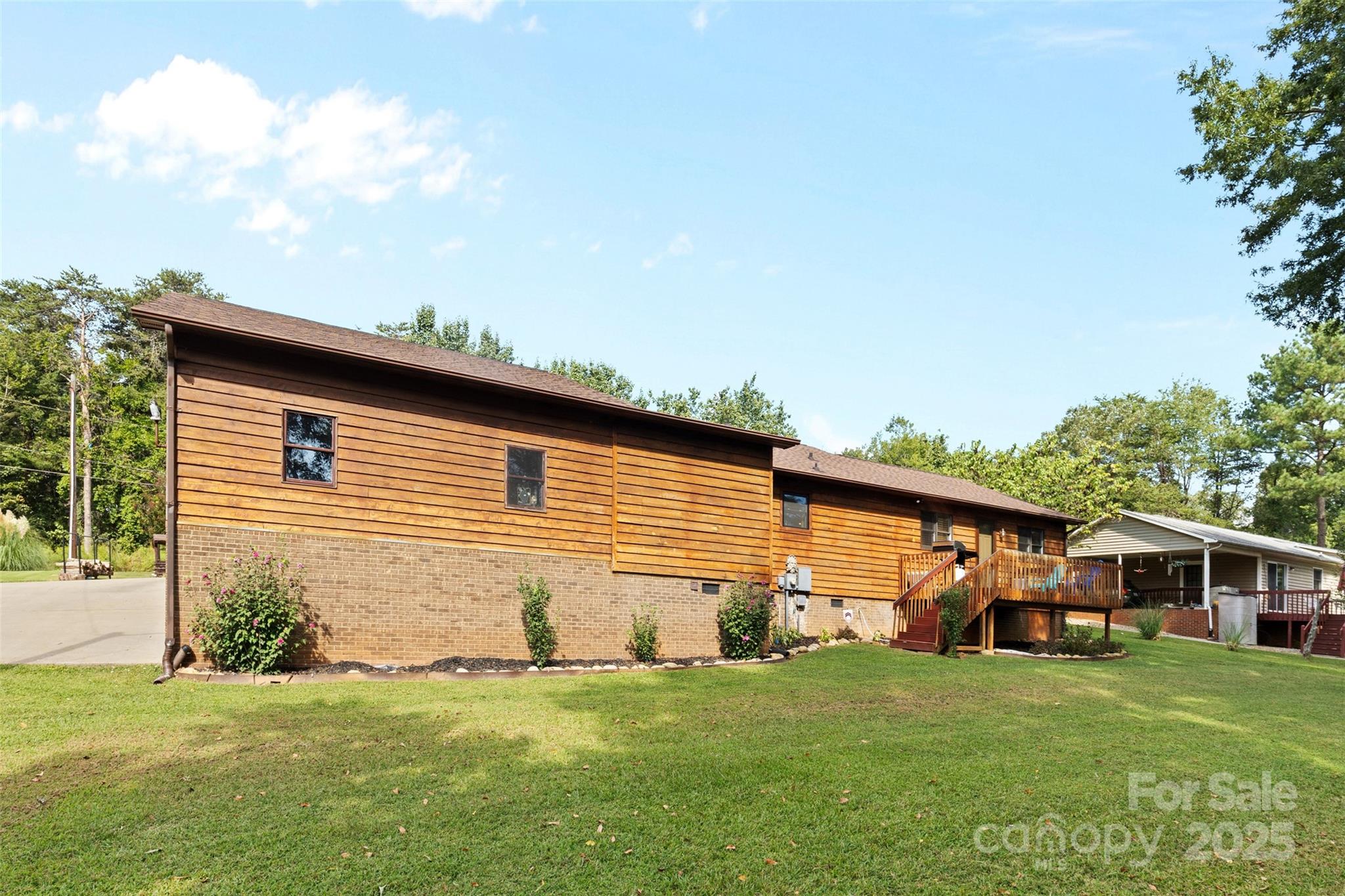 4920 Surfwood Drive — Sherrills Ford