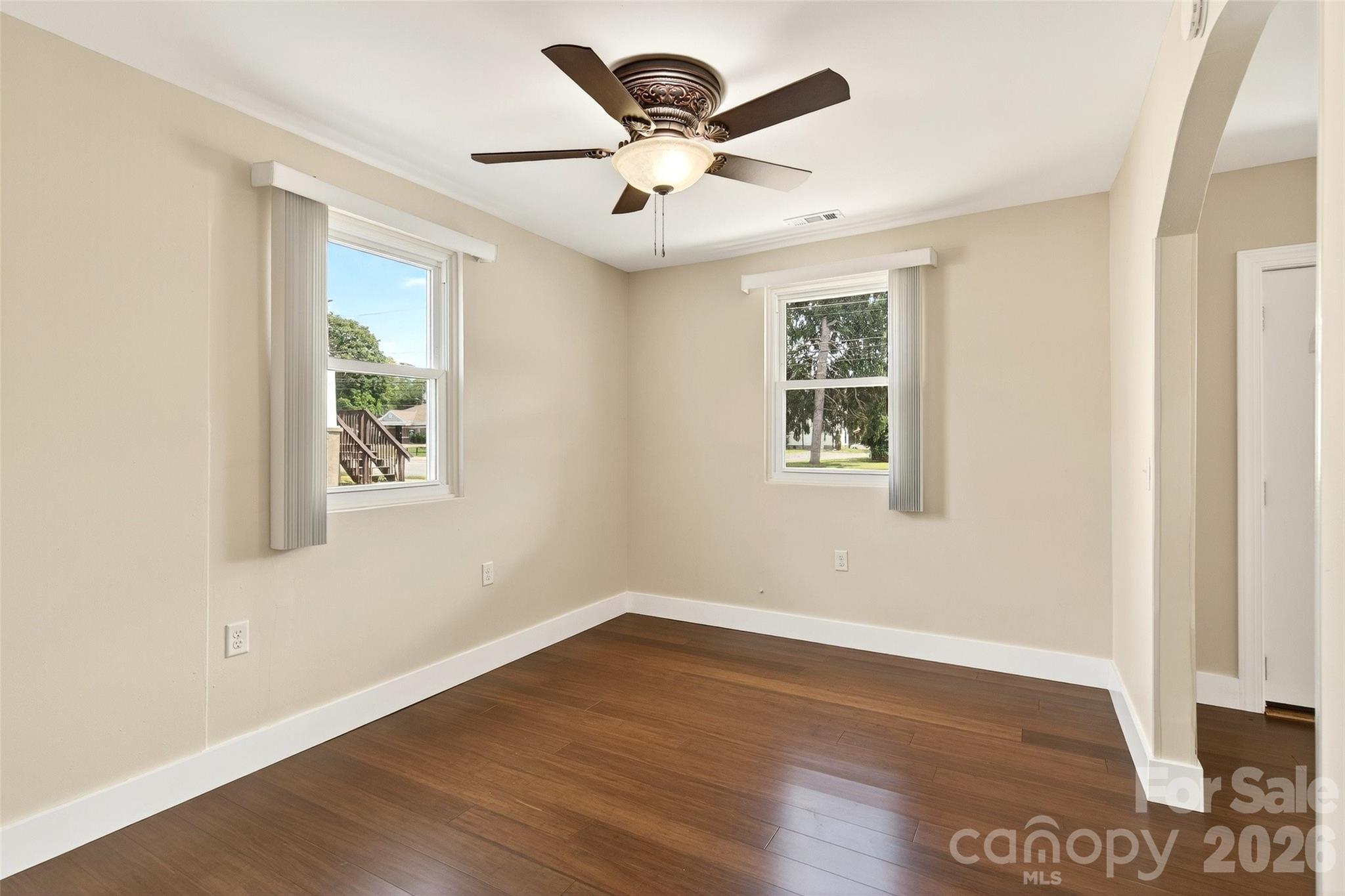 262 Catawba Avenue — Old Fort