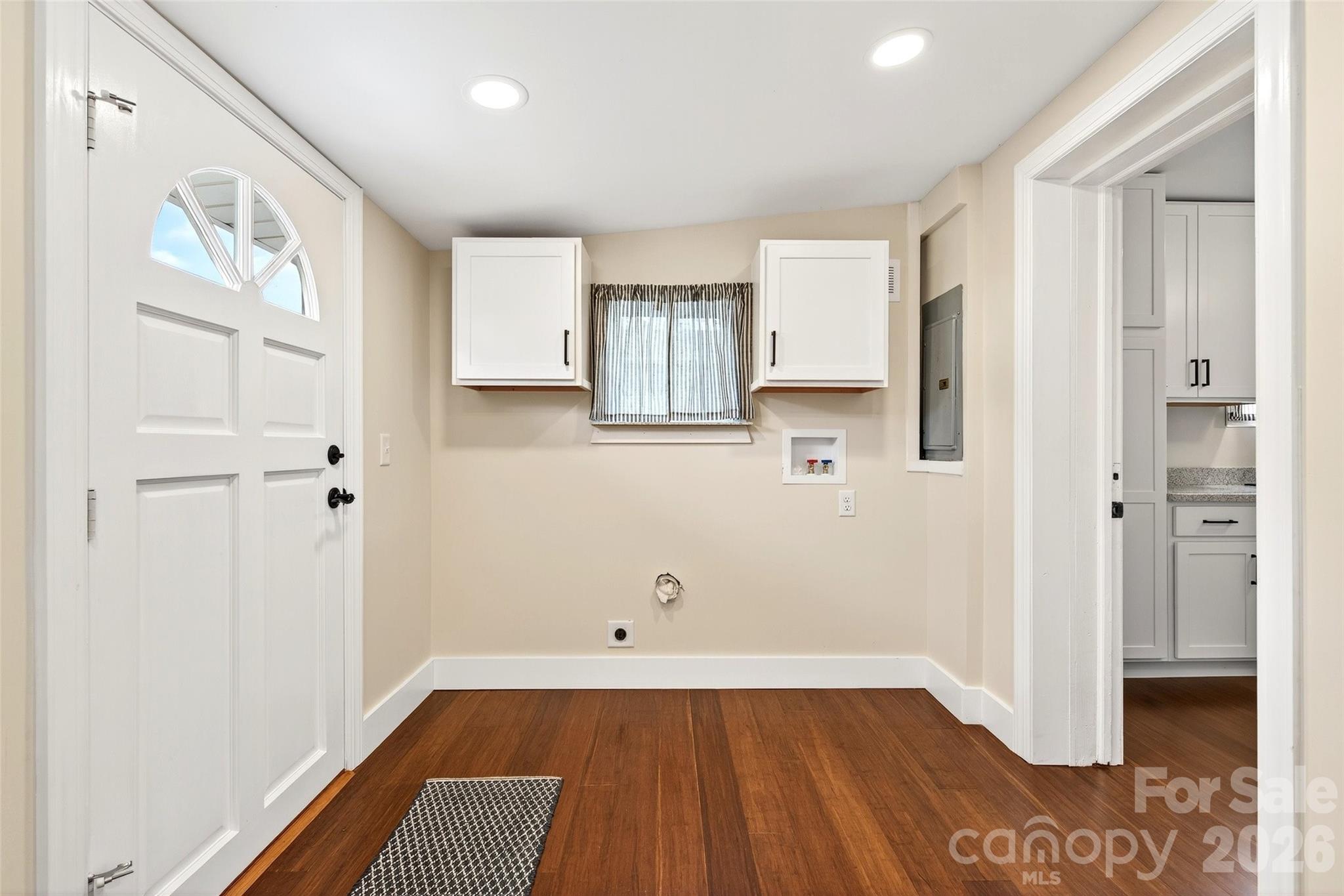 262 Catawba Avenue — Old Fort