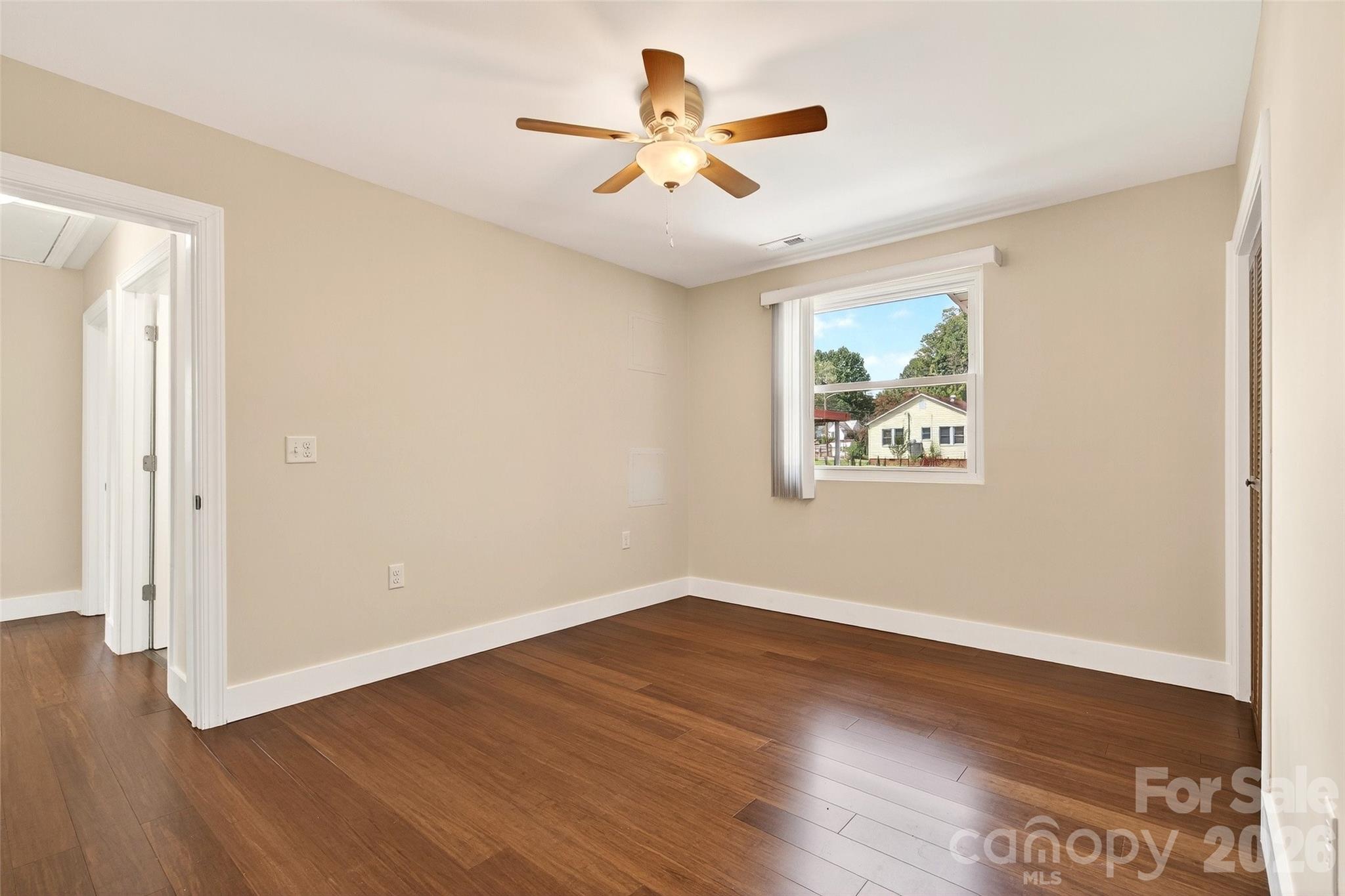 262 Catawba Avenue — Old Fort