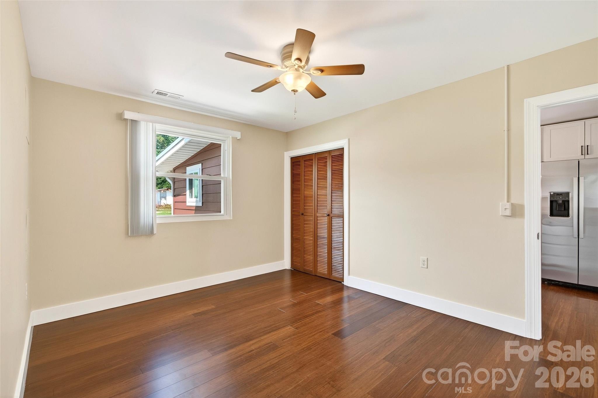 262 Catawba Avenue — Old Fort