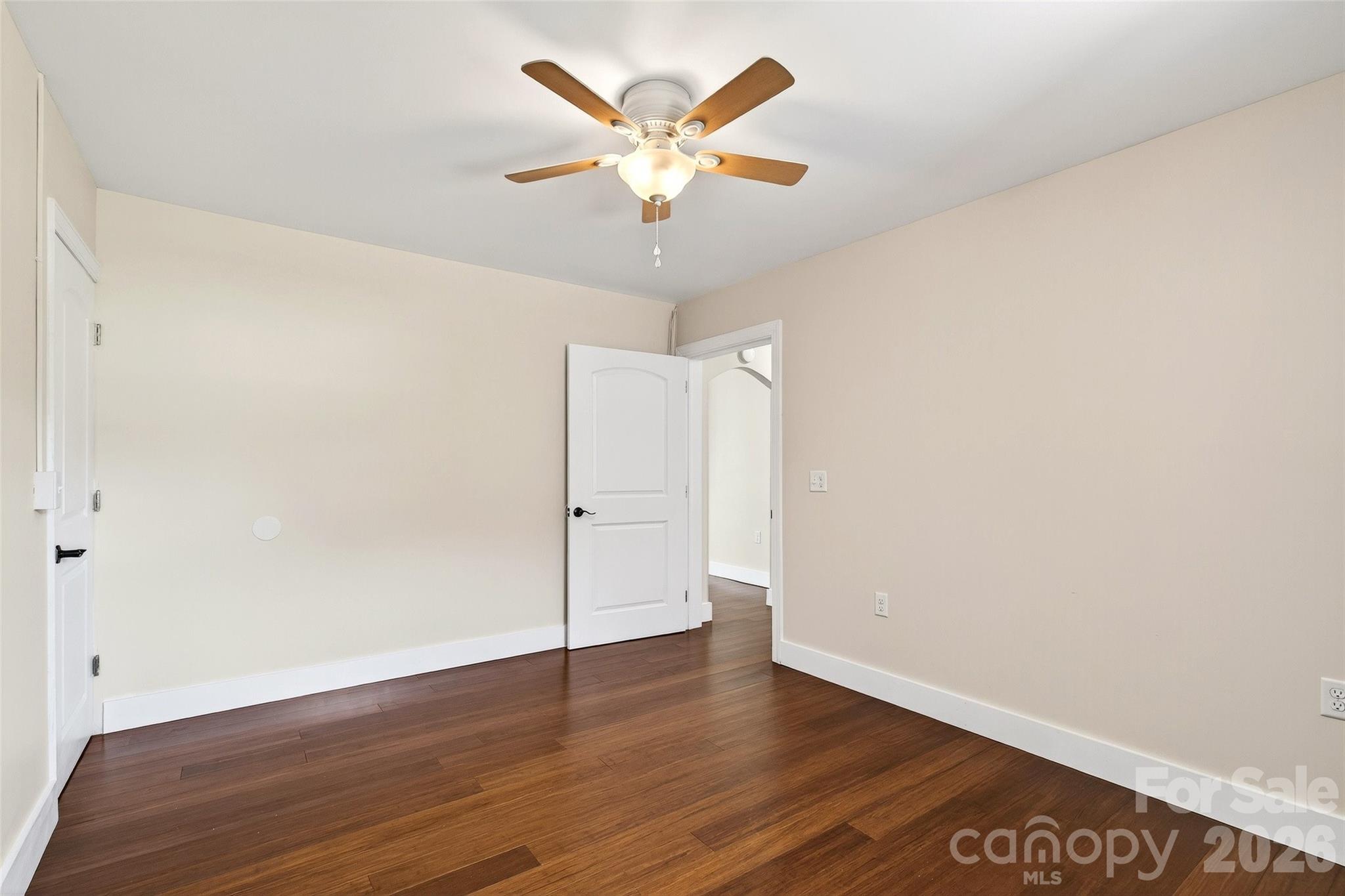 262 Catawba Avenue — Old Fort