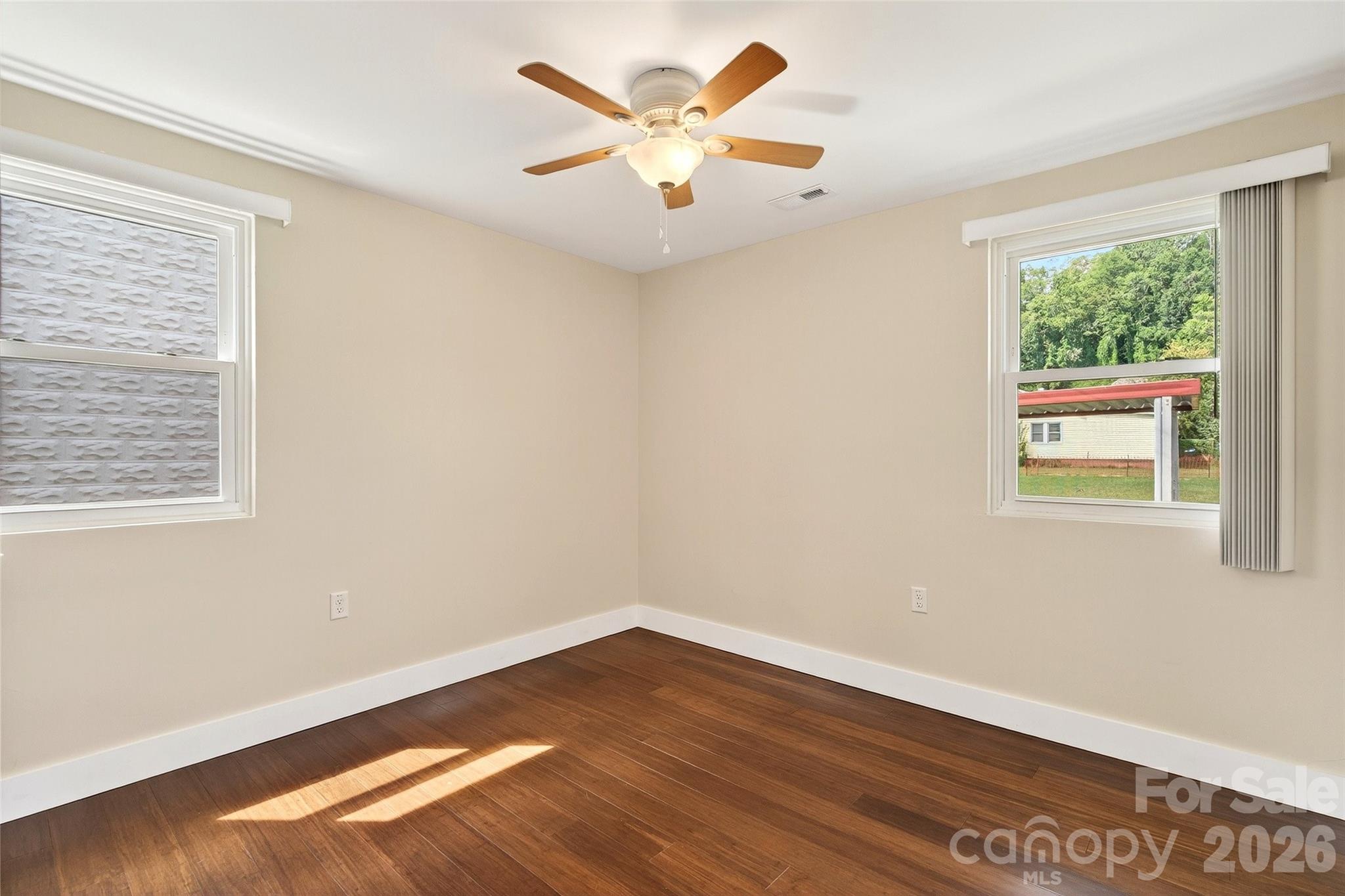 262 Catawba Avenue — Old Fort