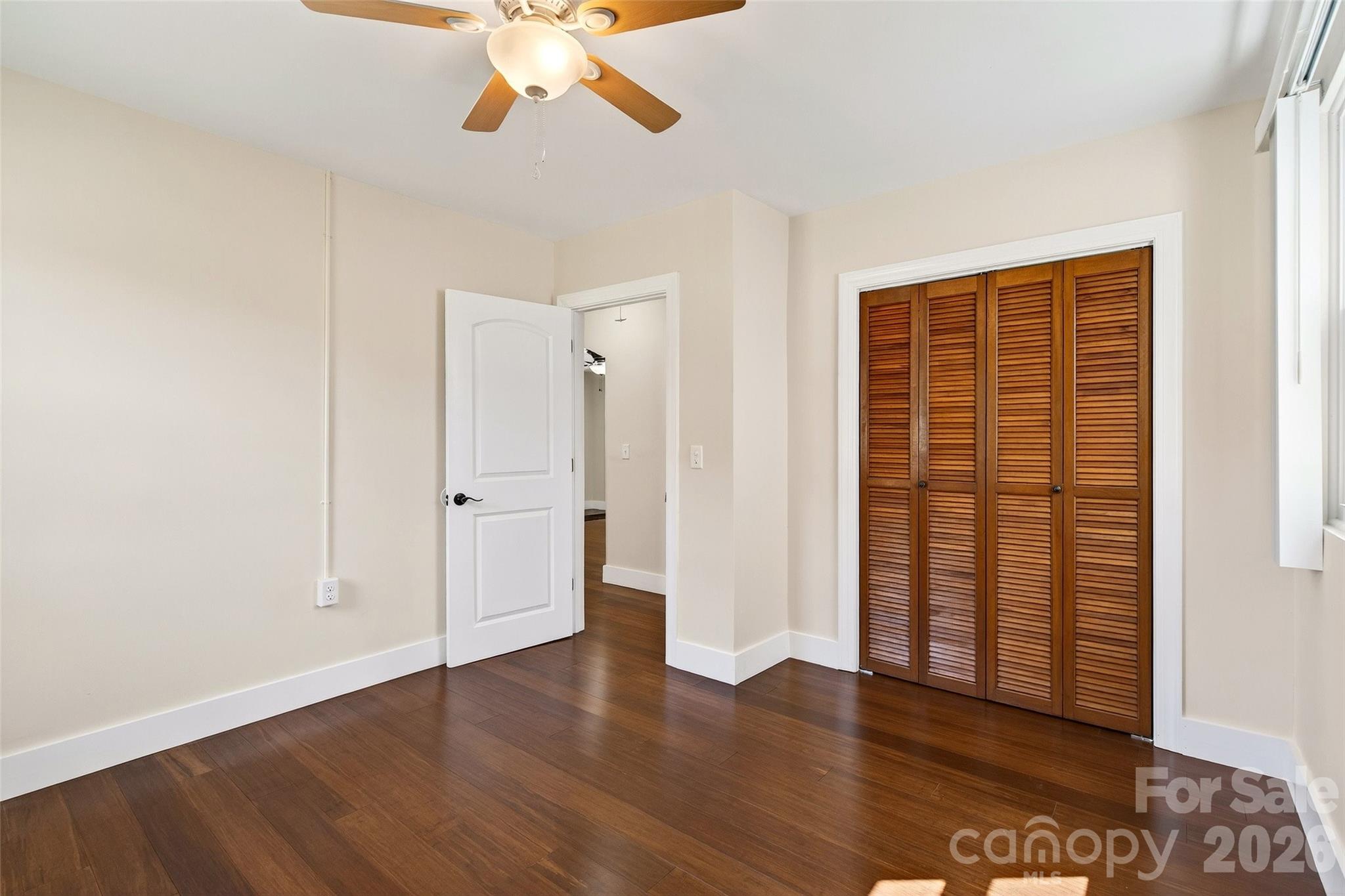 262 Catawba Avenue — Old Fort