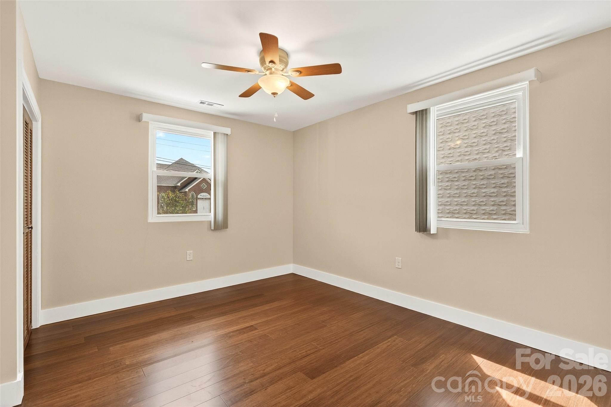 262 Catawba Avenue — Old Fort