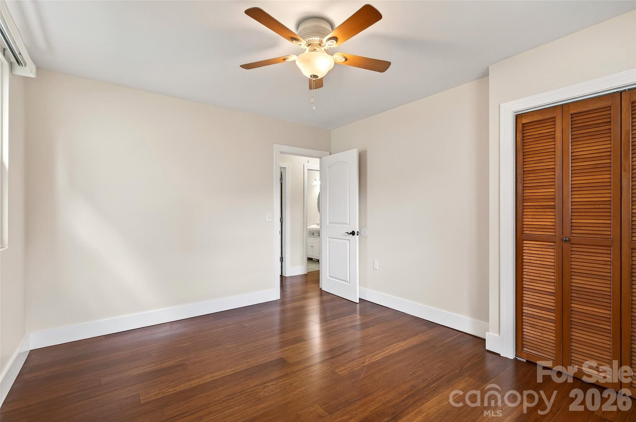 262 Catawba Avenue — Old Fort