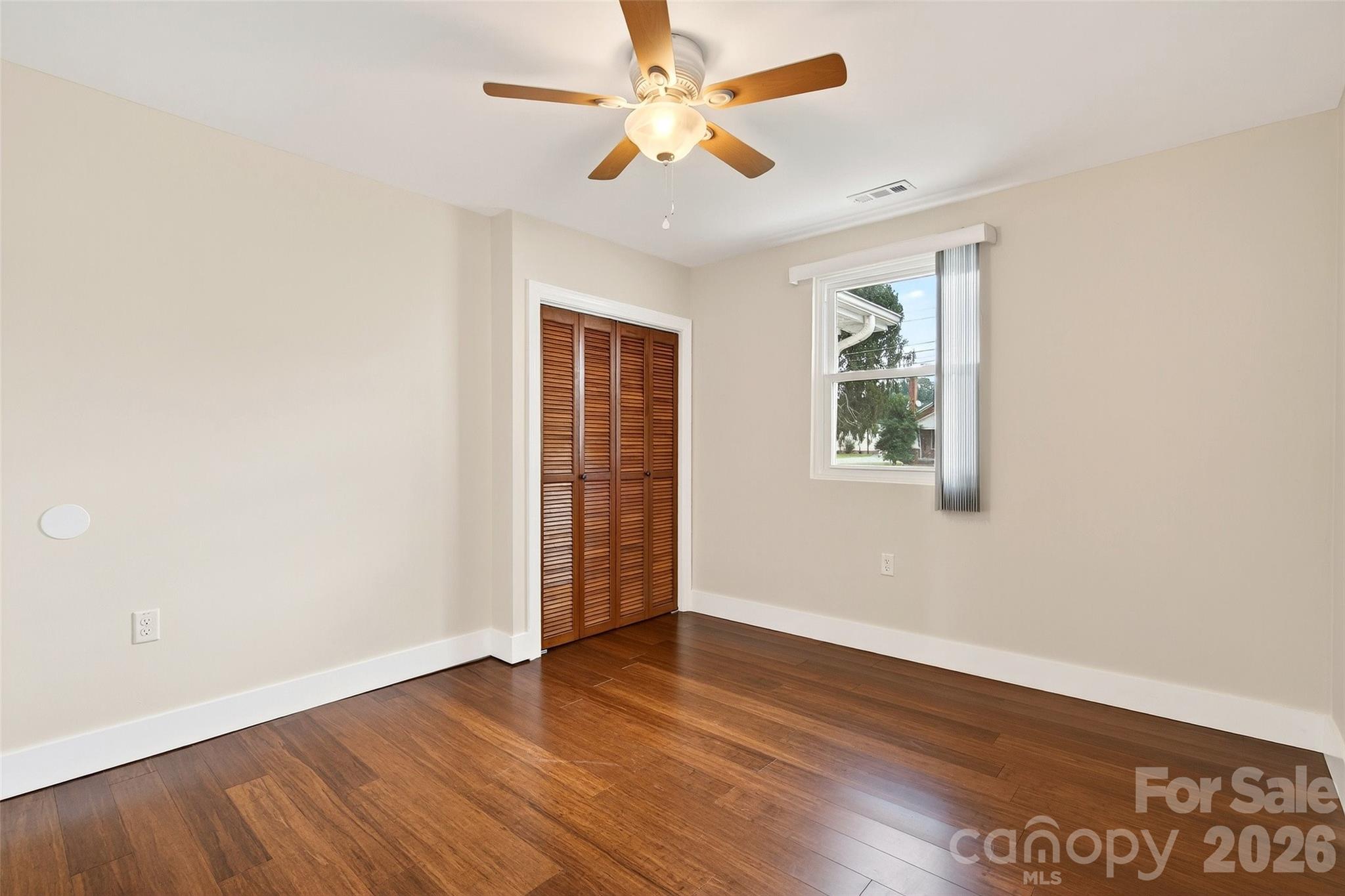 262 Catawba Avenue — Old Fort
