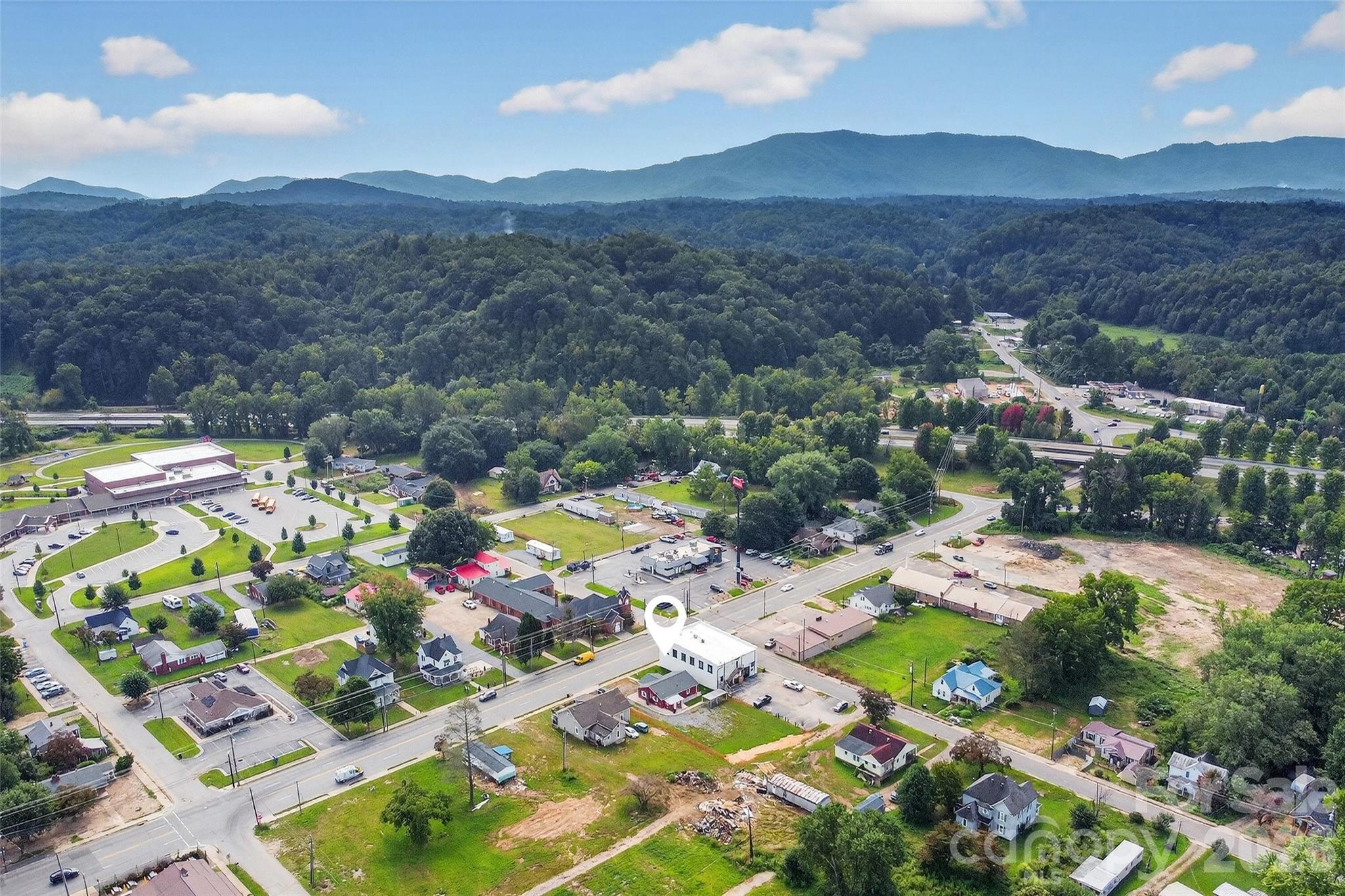 262 Catawba Avenue — Old Fort