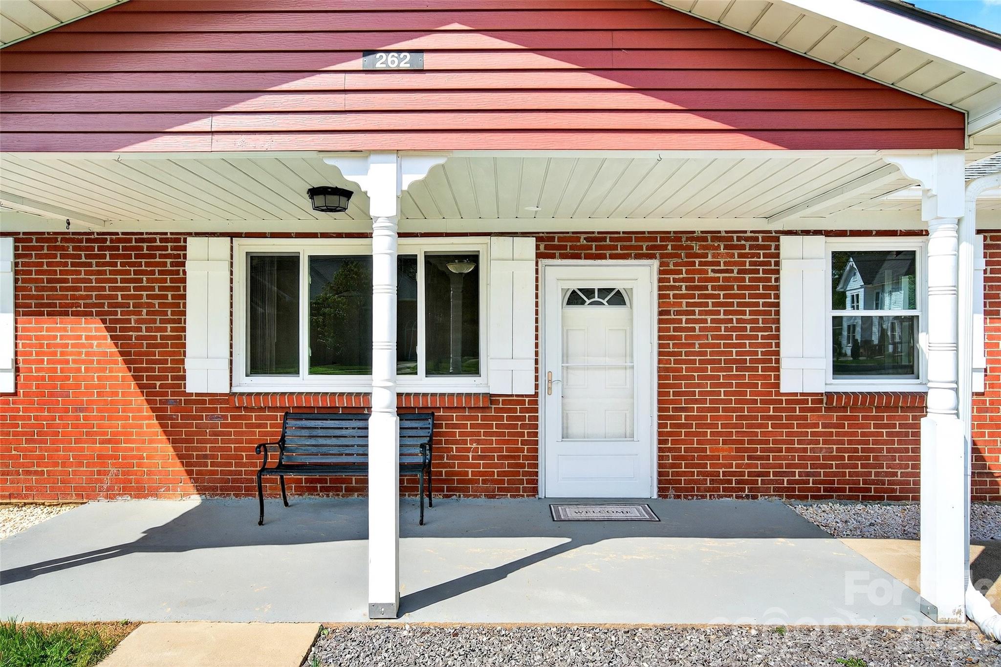 262 Catawba Avenue — Old Fort