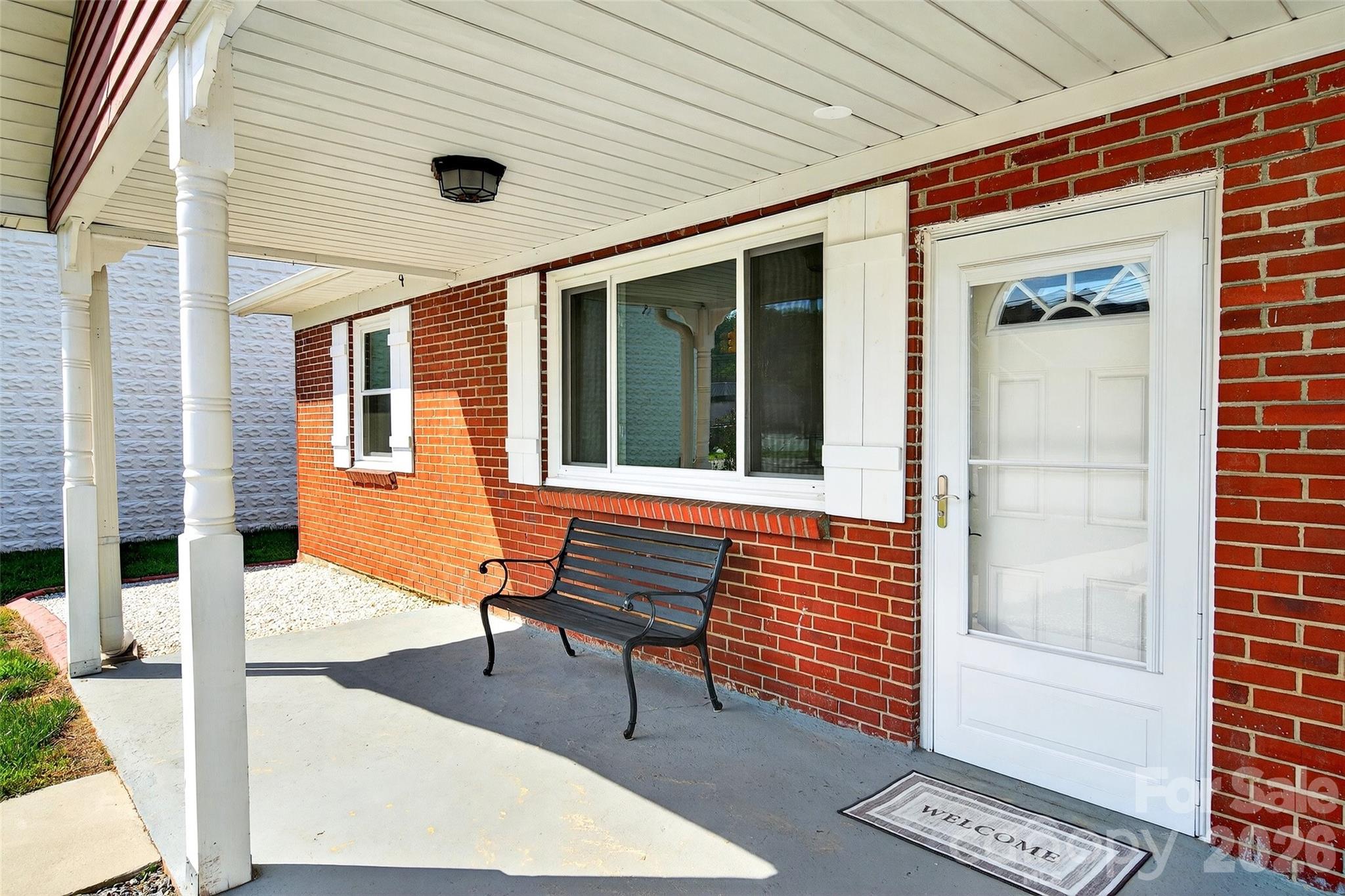 262 Catawba Avenue — Old Fort