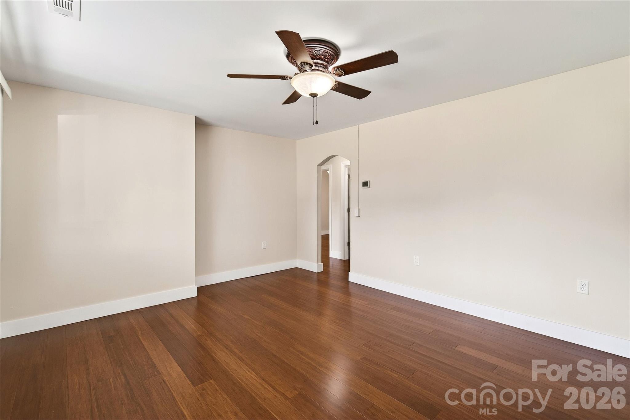 262 Catawba Avenue — Old Fort